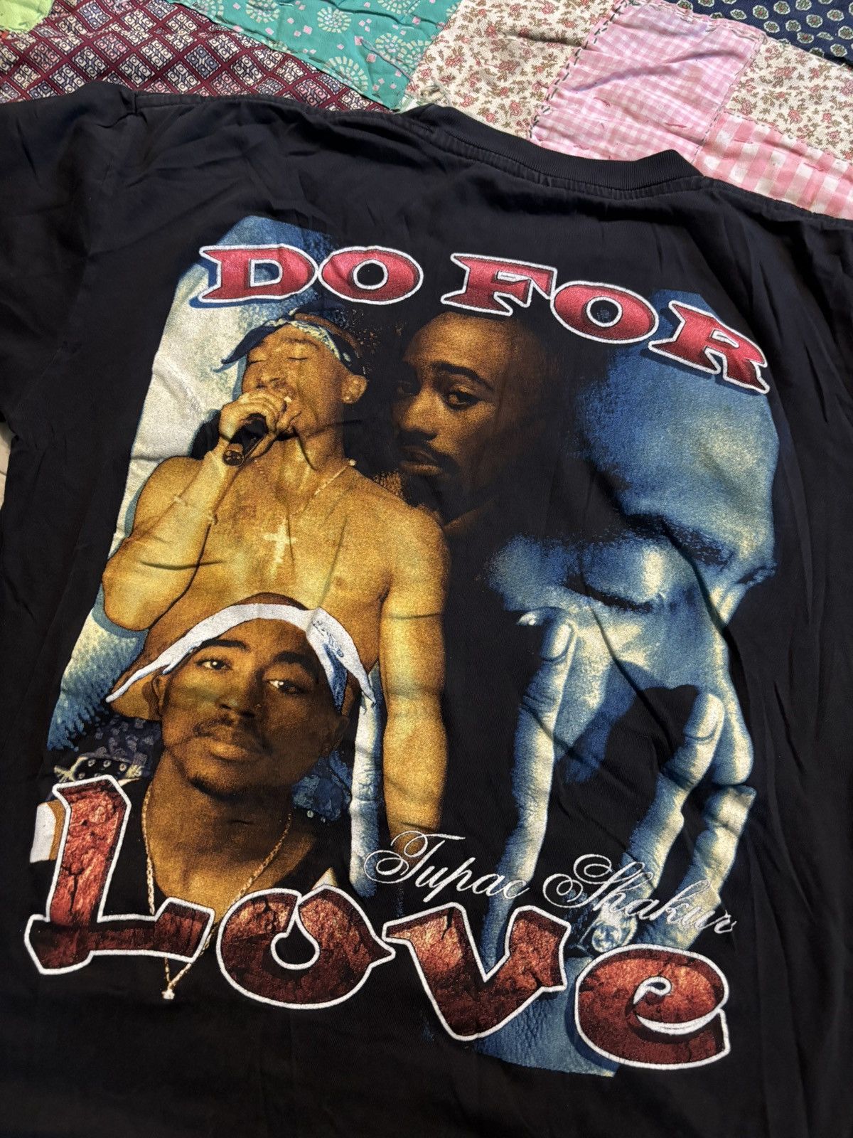 Vintage Vintage 90s Tupac Shakur Memorial Rap tee Size US XL / EU 56 / 4 - 7 Thumbnail