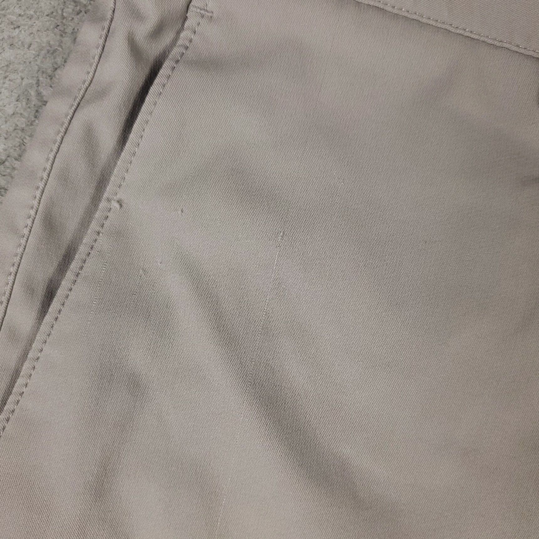 Theory Theory Men Size 40 Chino Flat Front Dri Fit Beanie Beige/Gray Polyester Shorts Casual Short Size US 40 / EU 56 - 3 Thumbnail