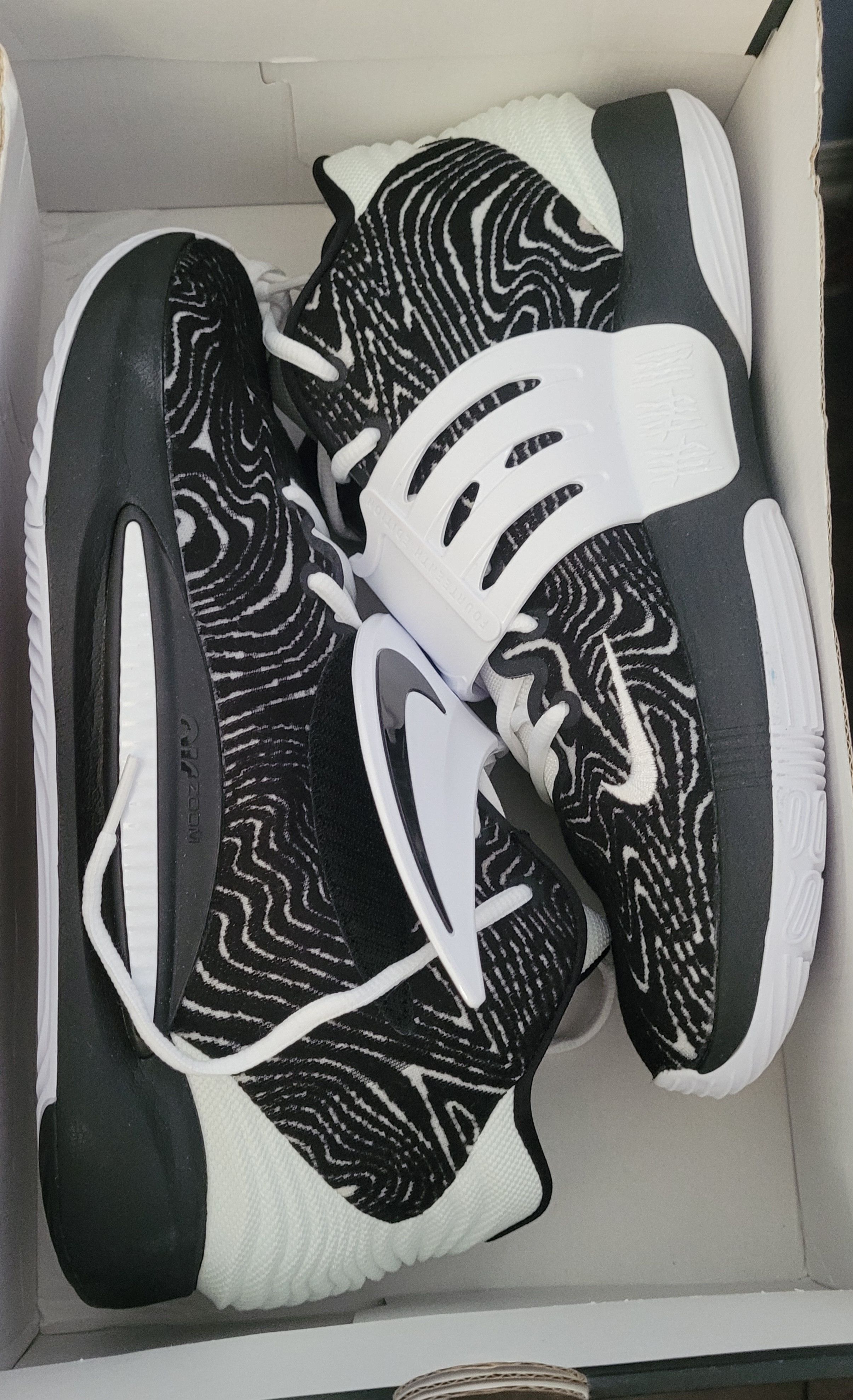 Black White Volt