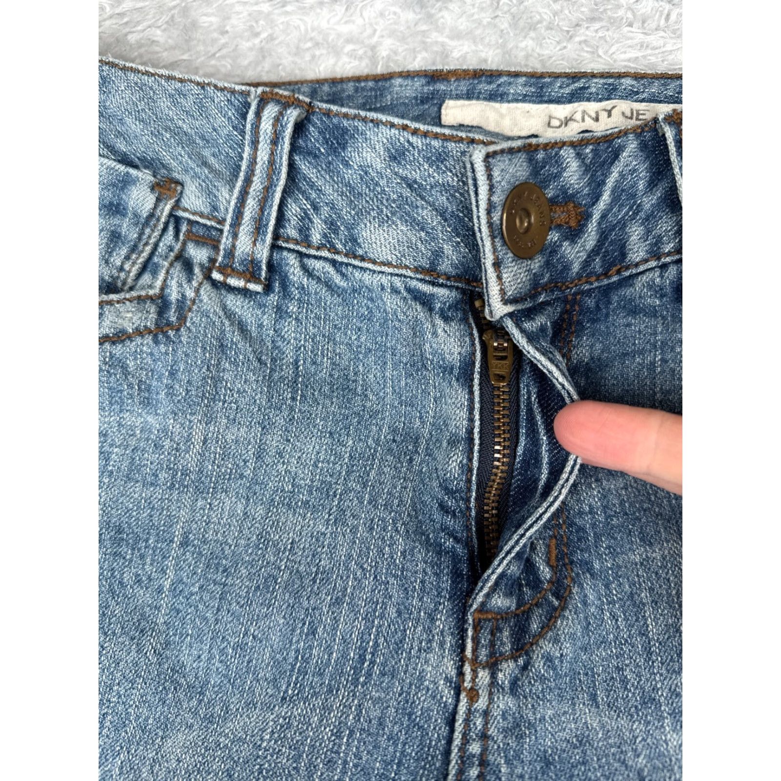 DKNY DKNY Jeans Women 6 Blue Denim Bootcut Medium Wash Mid Rise Cotton 28x30 Jeans Women 6 Blue Denim Bootcut Mid Rise 28x30 Size 28" / US 6 / IT 42 - 5 Thumbnail