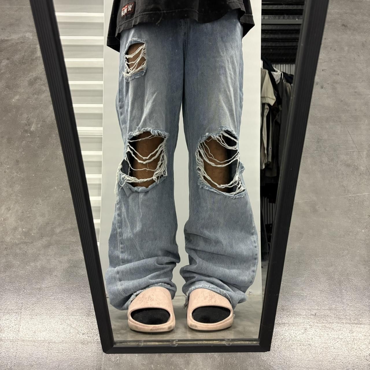 Vintage Crazy Vintage Y2K/2000s Super Baggy Wideleg Ripped Distressed Light Blue Wash Denim Jeans! Size US 32 / EU 48 - 1 Thumbnail