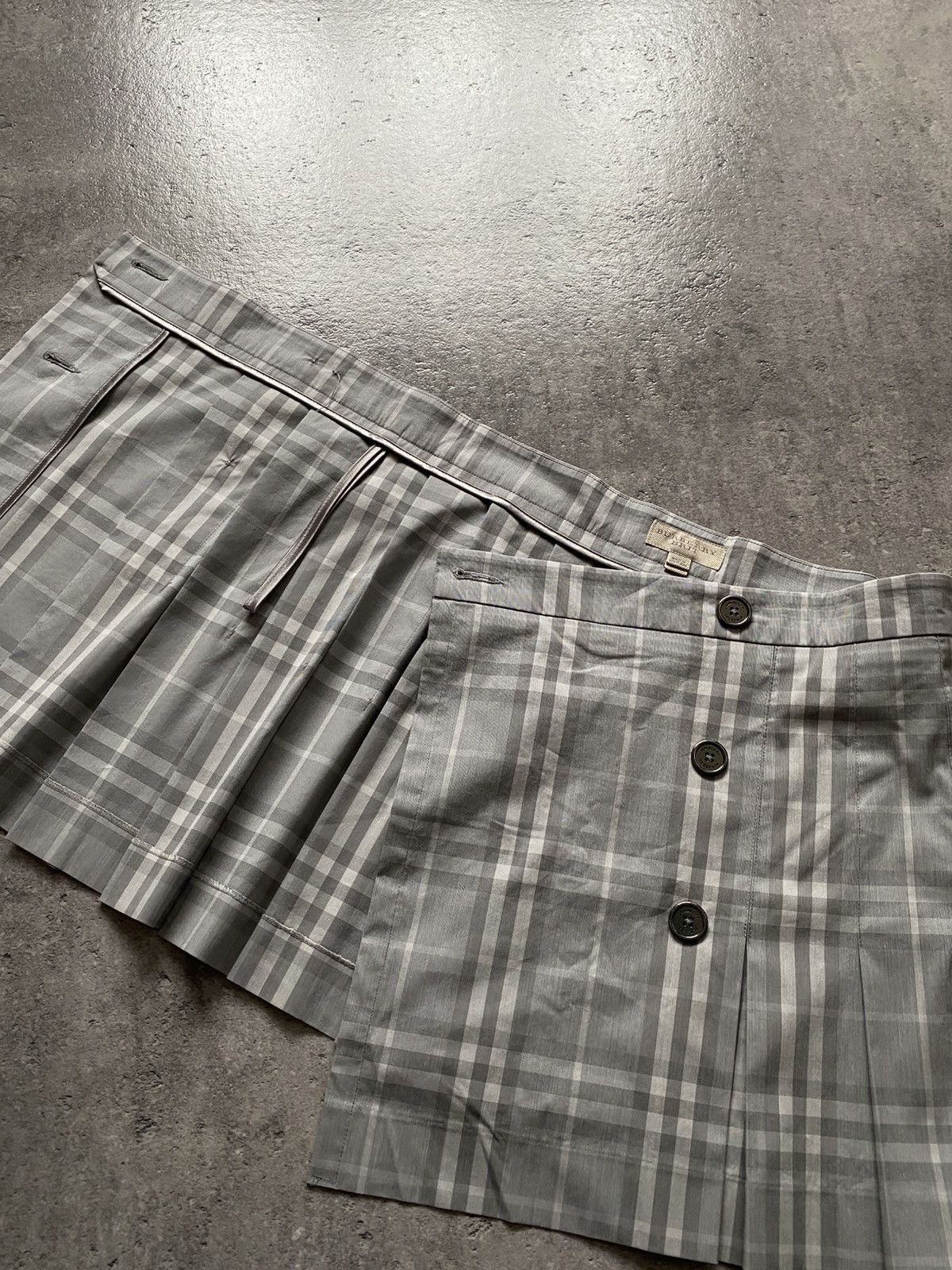 Burberry Burberry Brit Mini Pleated Skirt - Grey Check Size 29" - 8 Thumbnail