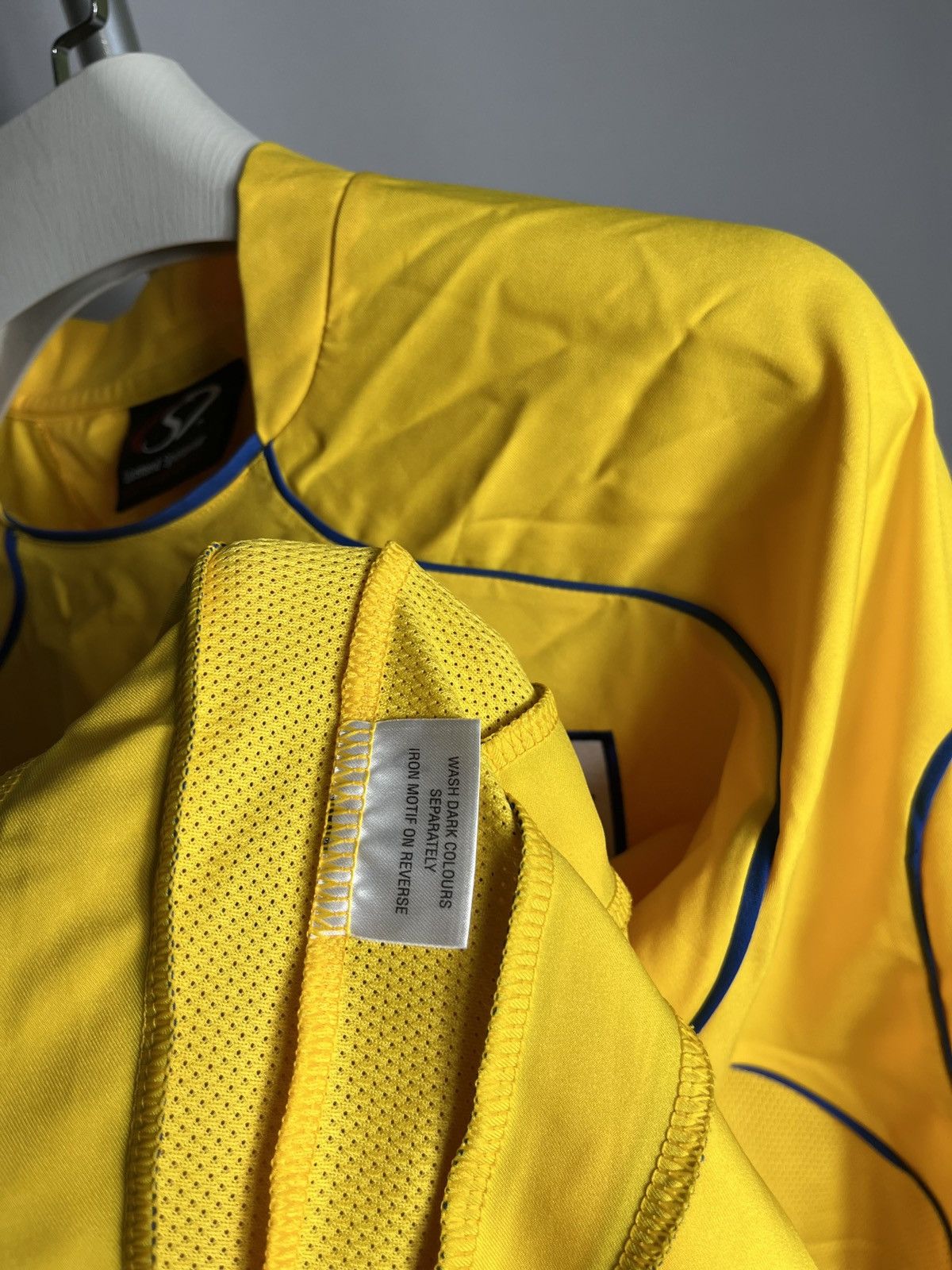 Vintage 2007 - 2008 Southampton away long sleeve mens shirt yellow Size US L / EU 52-54 / 3 - 6 Thumbnail