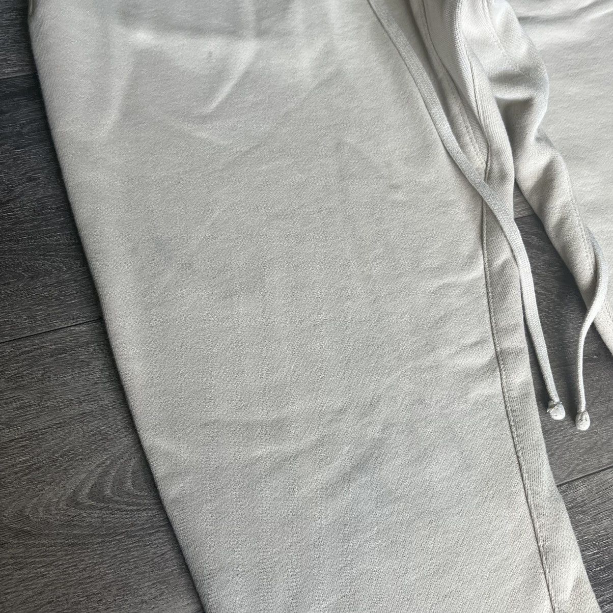 Essentials Fear of God FOG Essentials Light Bone Sweatpants Size Medium Size US 34 / EU 50 - 3 Thumbnail
