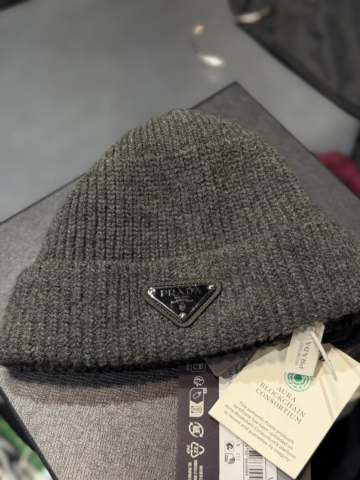 Prada PRADA Beanie Gray (M) Cashmere Knit Beanie Triangle NEW $650 Size ONE SIZE - 5 Thumbnail