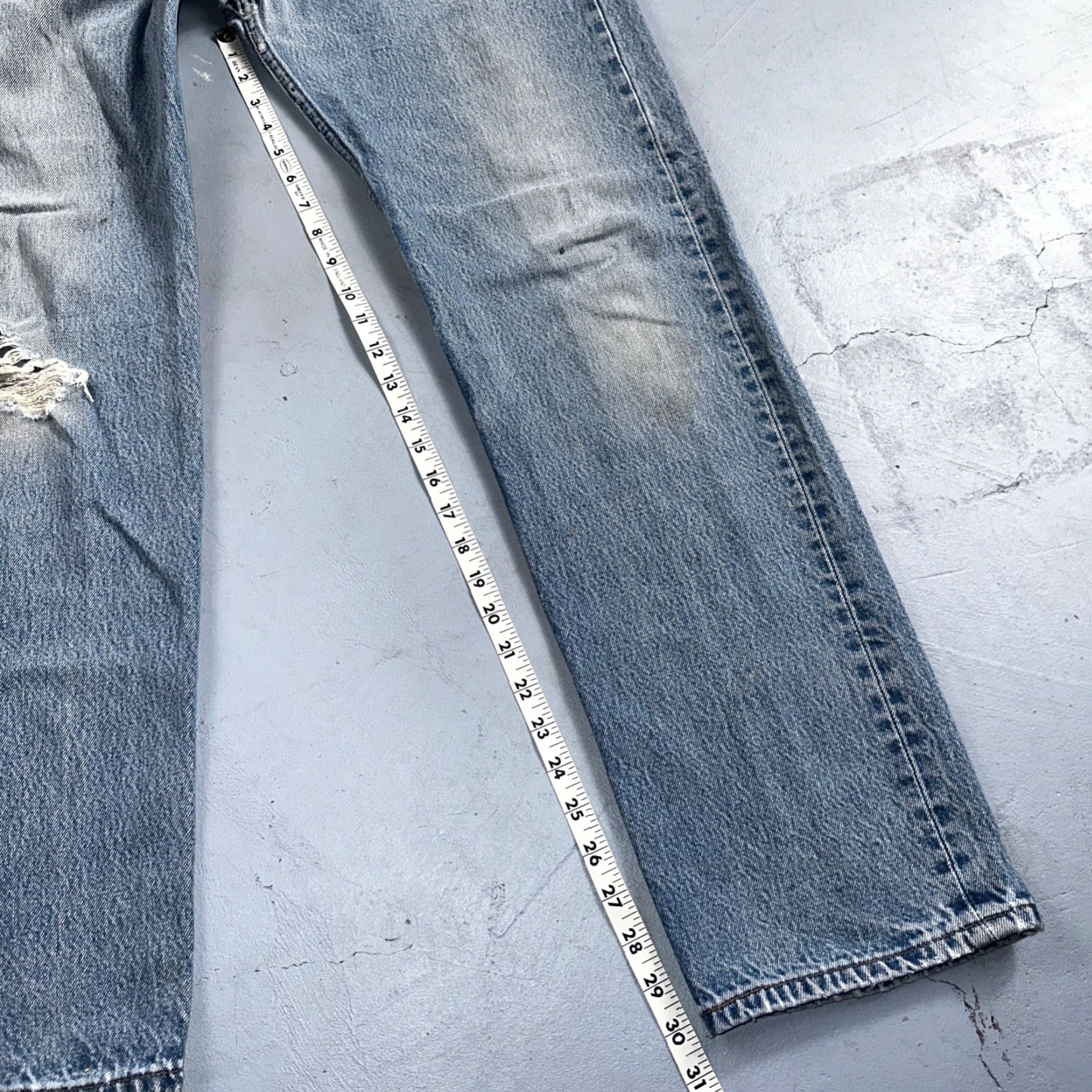 Levi's VINTAGE Levi's 501 Jeans Men 34x36 Light Blue Denim Straight 90s 34 36 Mens Regular Comfort Binary? Size US 34 / EU 50 - 5 Thumbnail