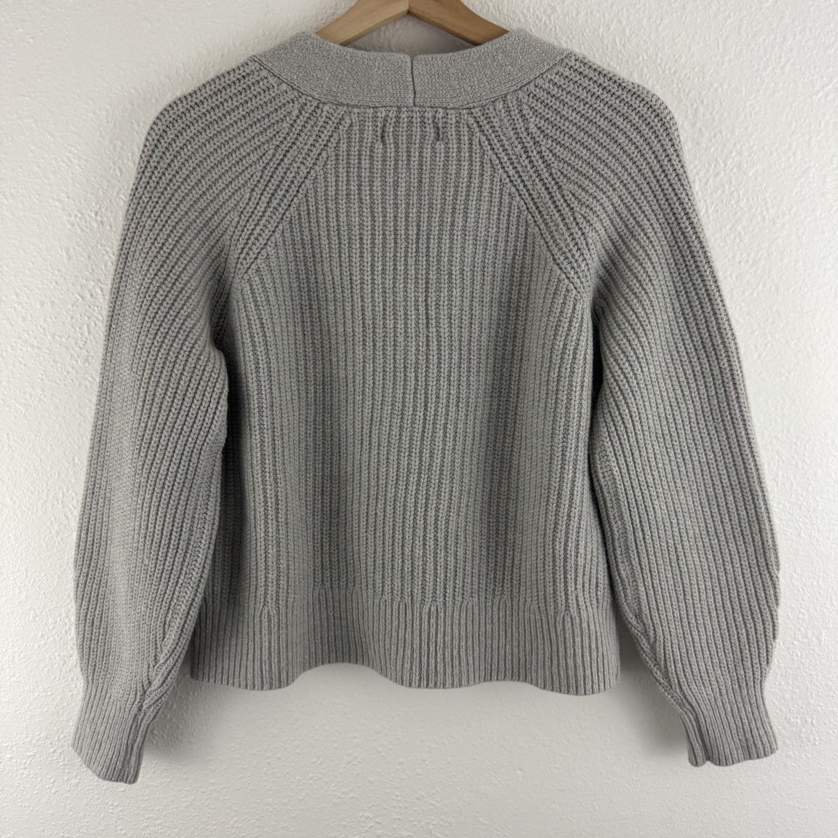 Old Navy OLD NAVY Light Grey Shaker-Stitch Cardigan Sweater Size M / US 6-8 / IT 42-44 - 9 Thumbnail
