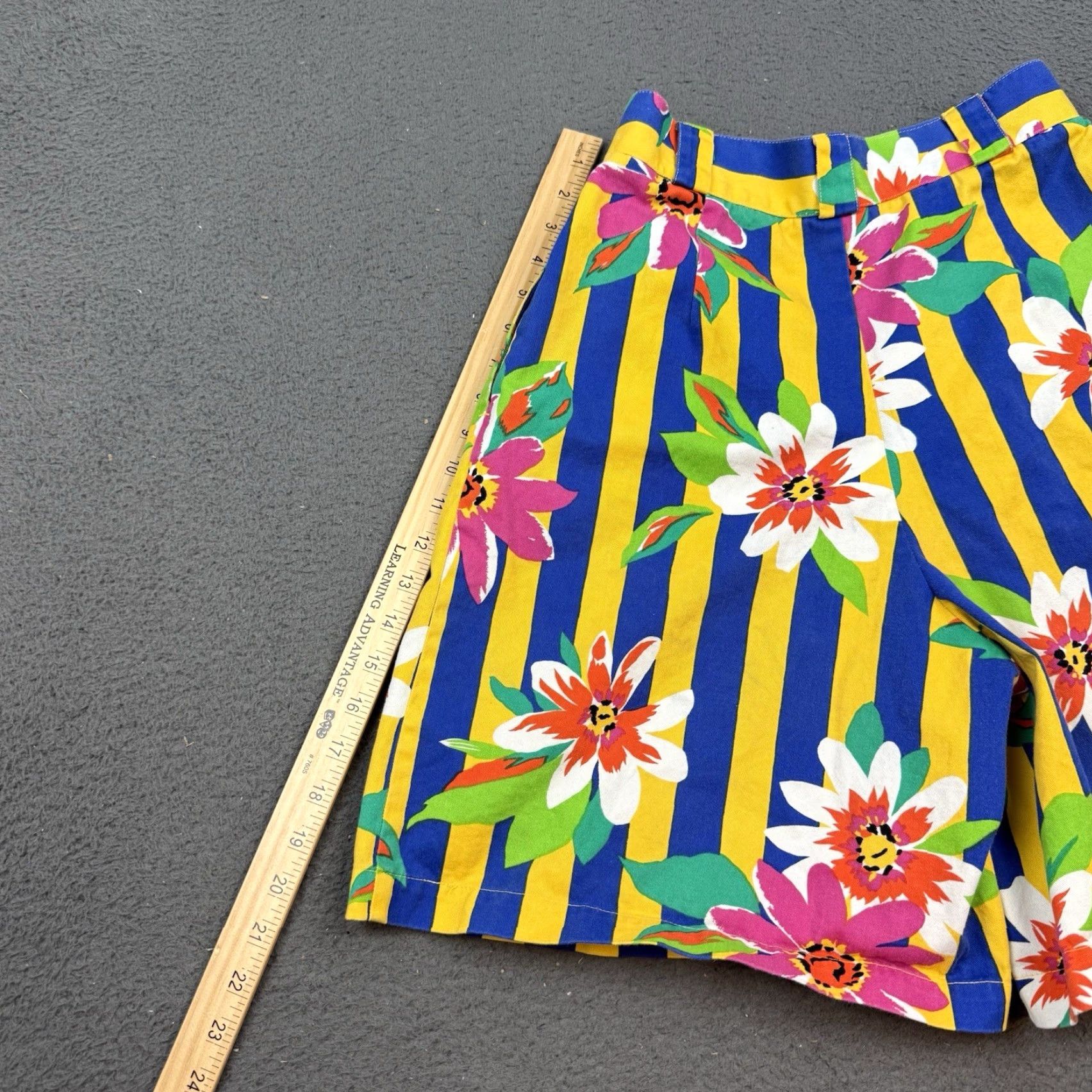 Vintage VINTAGE Breeches Shorts Womens 8 Yellow Blue Striped Floral Hawaiian Tropical Shirt Size 30" / US 8 / IT 44 - 6 Thumbnail