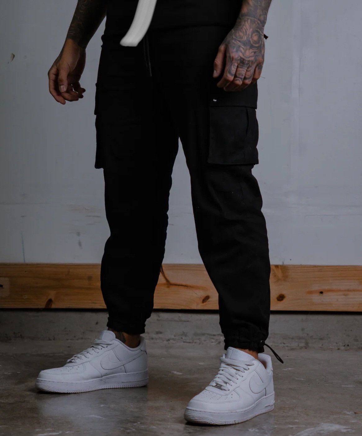 Other Victa cargo joggers Black, men size M Size US 32 / EU 48 - 1 Thumbnail