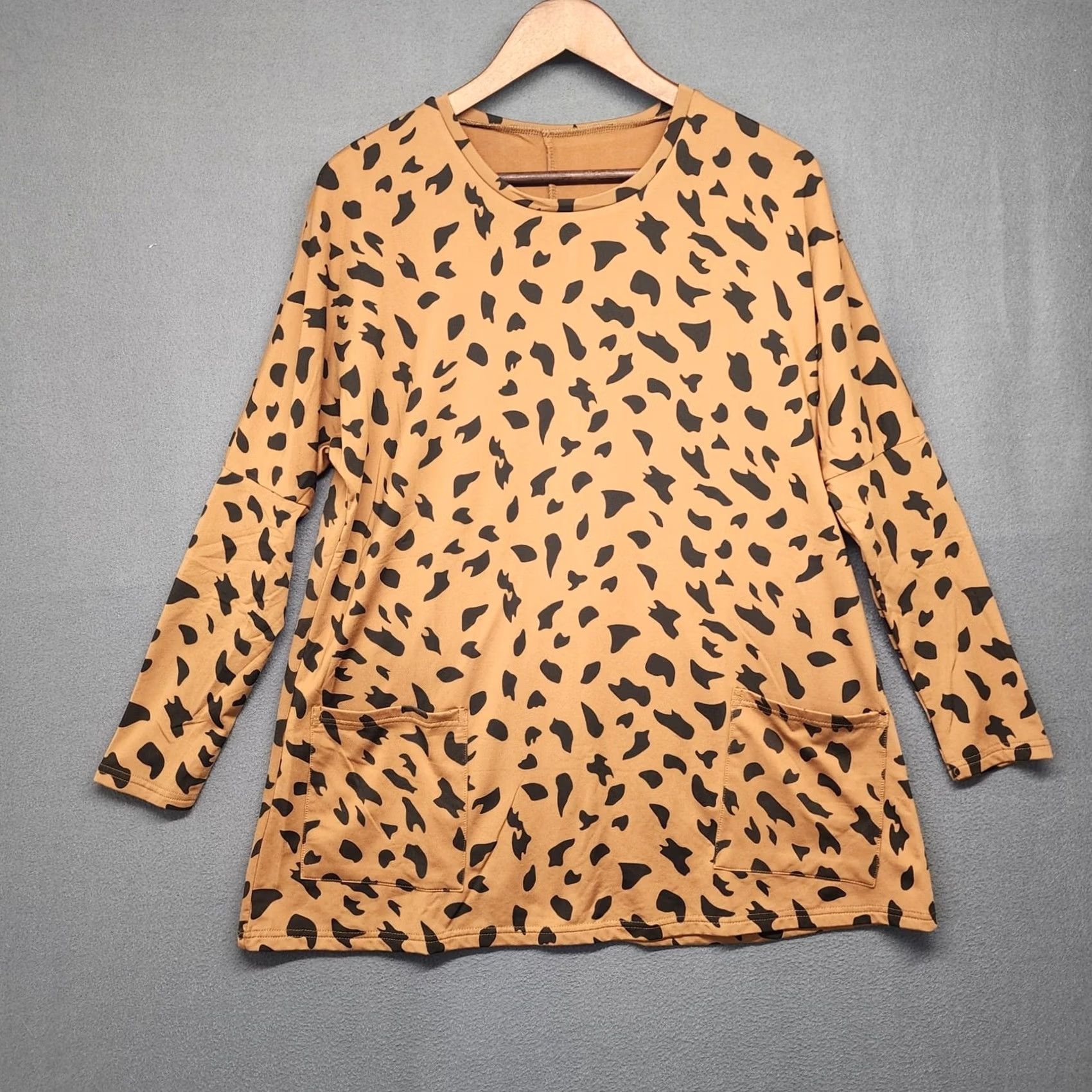Vintage Womens Top Large Animal Print Cheetah Long Sleeves Front Pockets Brown Size L / US 10 / IT 46 - 2 Thumbnail