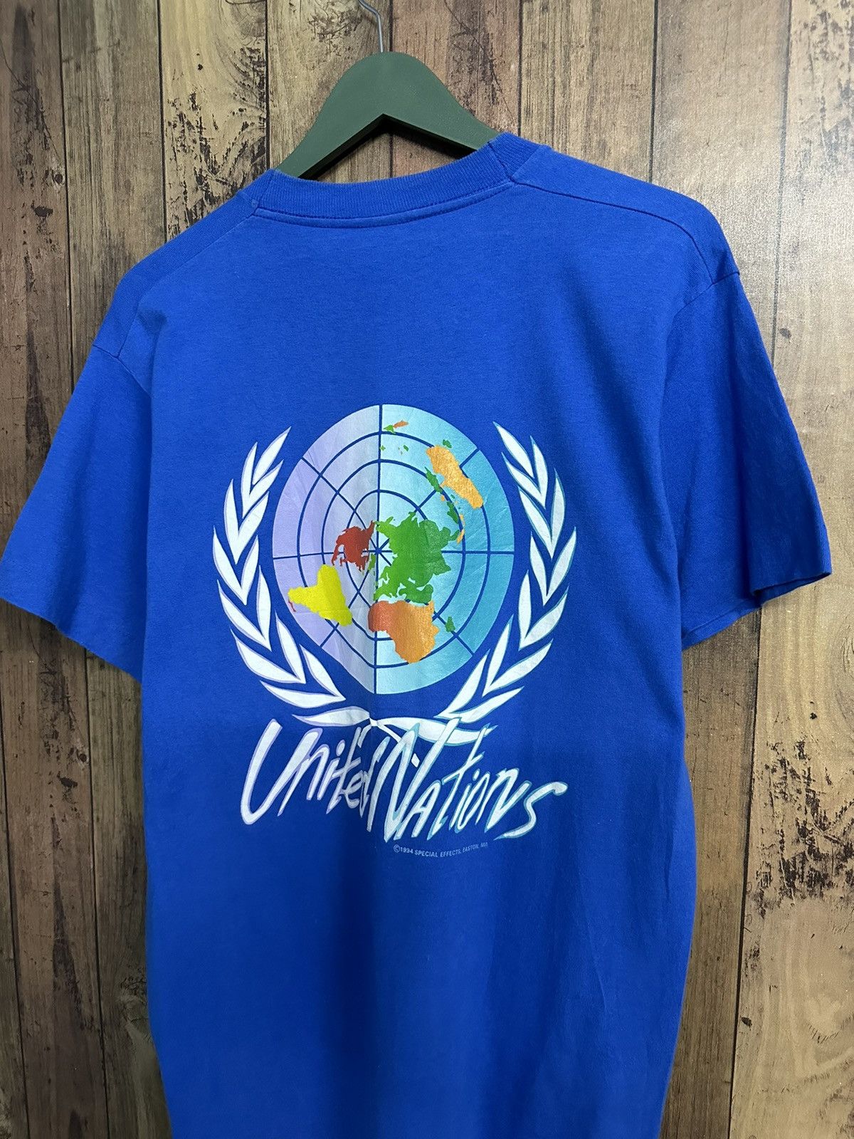 Fruit Of The Loom Vintage 1994 United Nations FOTL Tshirt A247 Size US S / EU 44-46 / 1 - 4 Thumbnail