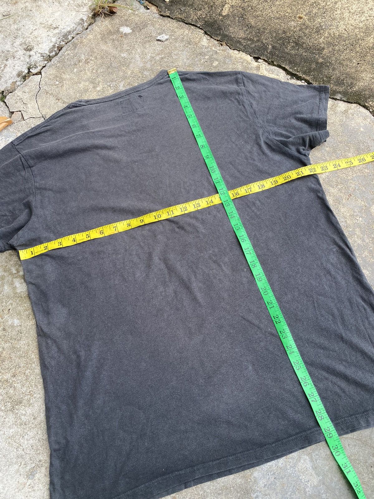 Band Tees 2012 Romones Band Tshirt Size US L / EU 52-54 / 3 - 9 Thumbnail