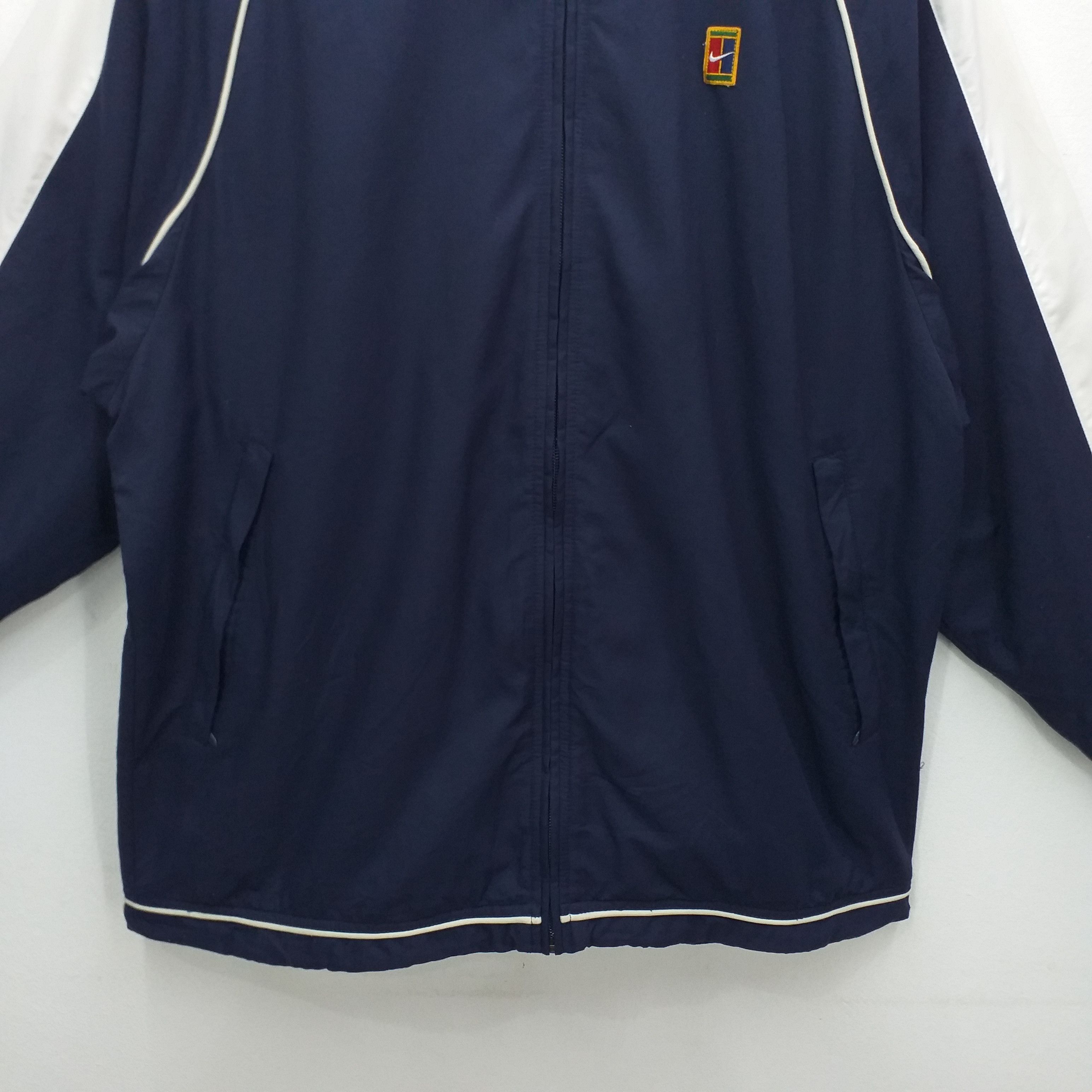 Japanese Brand Vintage Nike Court Windbreaker Jacket -J016 Size US L / EU 52-54 / 3 - 9 Thumbnail