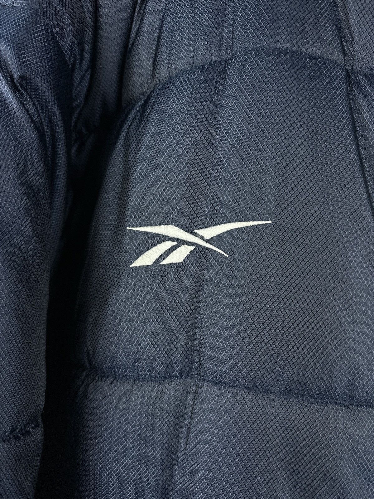 Reebok Vintage Reebok Liverpool F.C Soccer Puffer Jacket Winter Size US XL / EU 56 / 4 - 6 Thumbnail