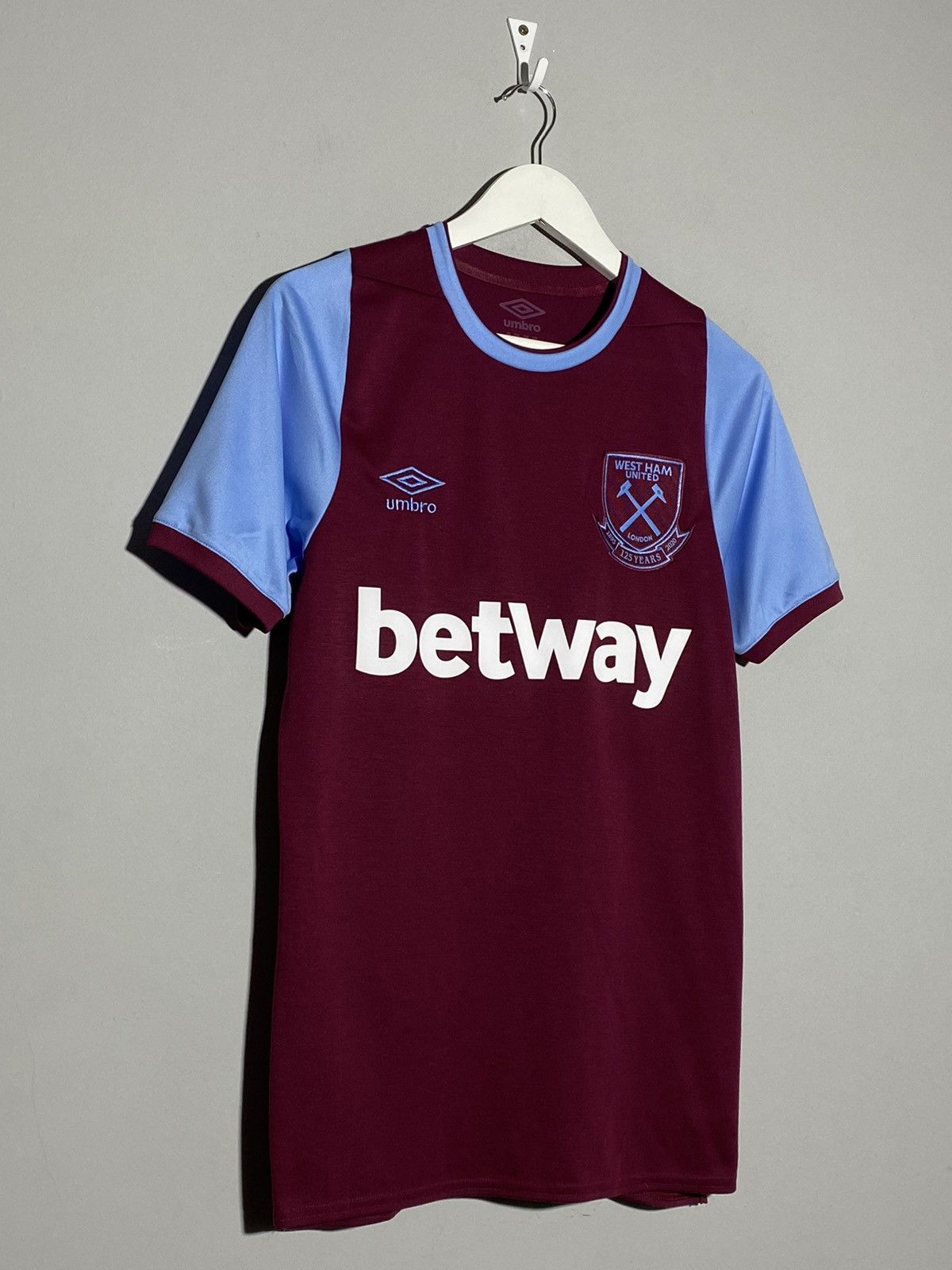 Umbro Umbro West Ham United 2020 2021 Football Shirt Size US S / EU 44-46 / 1 - 3 Thumbnail