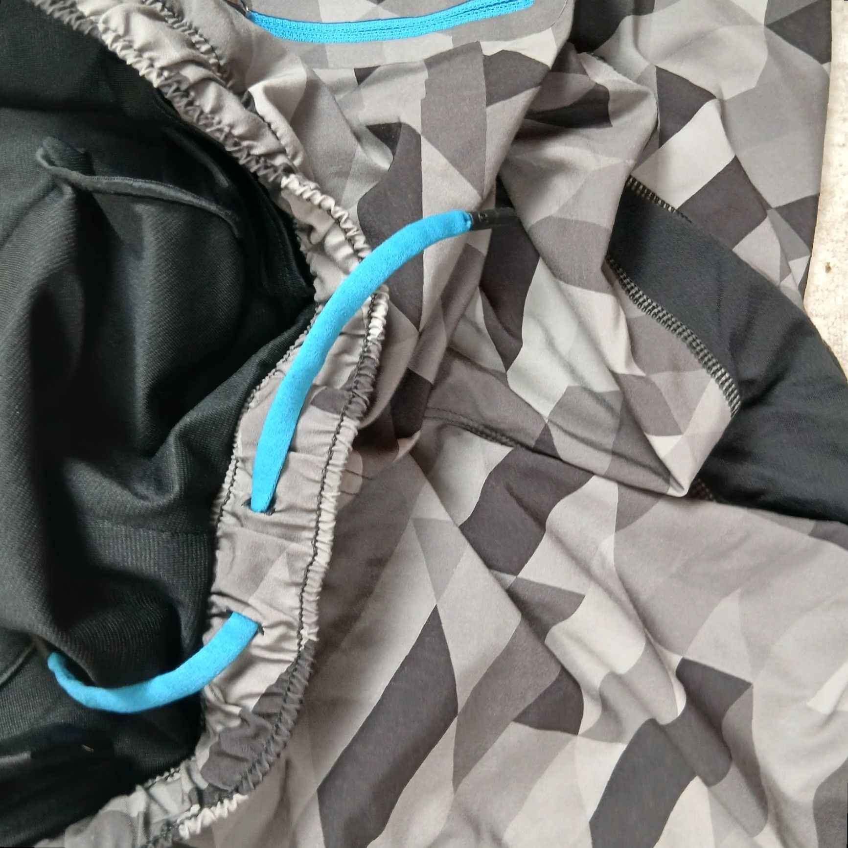 Lululemon Lululemon Lined Shorts Mens Large Gray Geometric Sports Activewear Athletic Pockets Elastic Waist 7in Inseam Mens Size US 33 - 6 Thumbnail