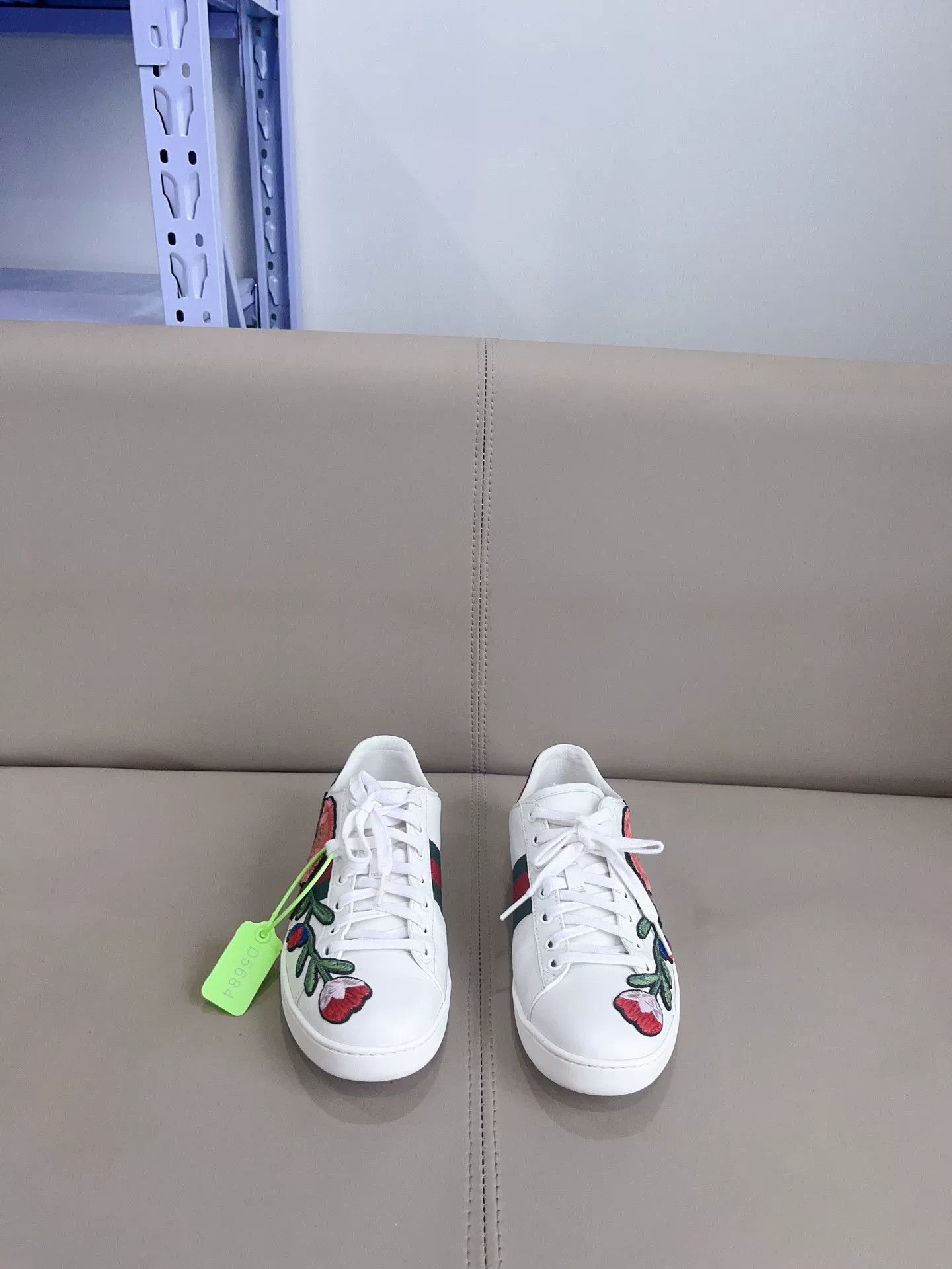 Gucci Gucci Coral Snake White Sneakers Size US 8 / IT 38 - 1 Thumbnail