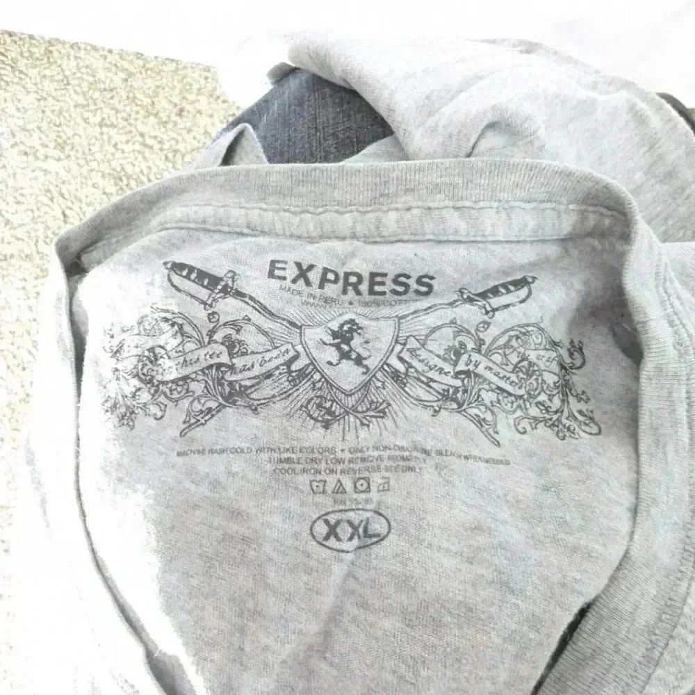 Express Men's Express "True Dominion" tshirt. Gray with red graphic Size US XXL / EU 58 / 5 - 4 Thumbnail