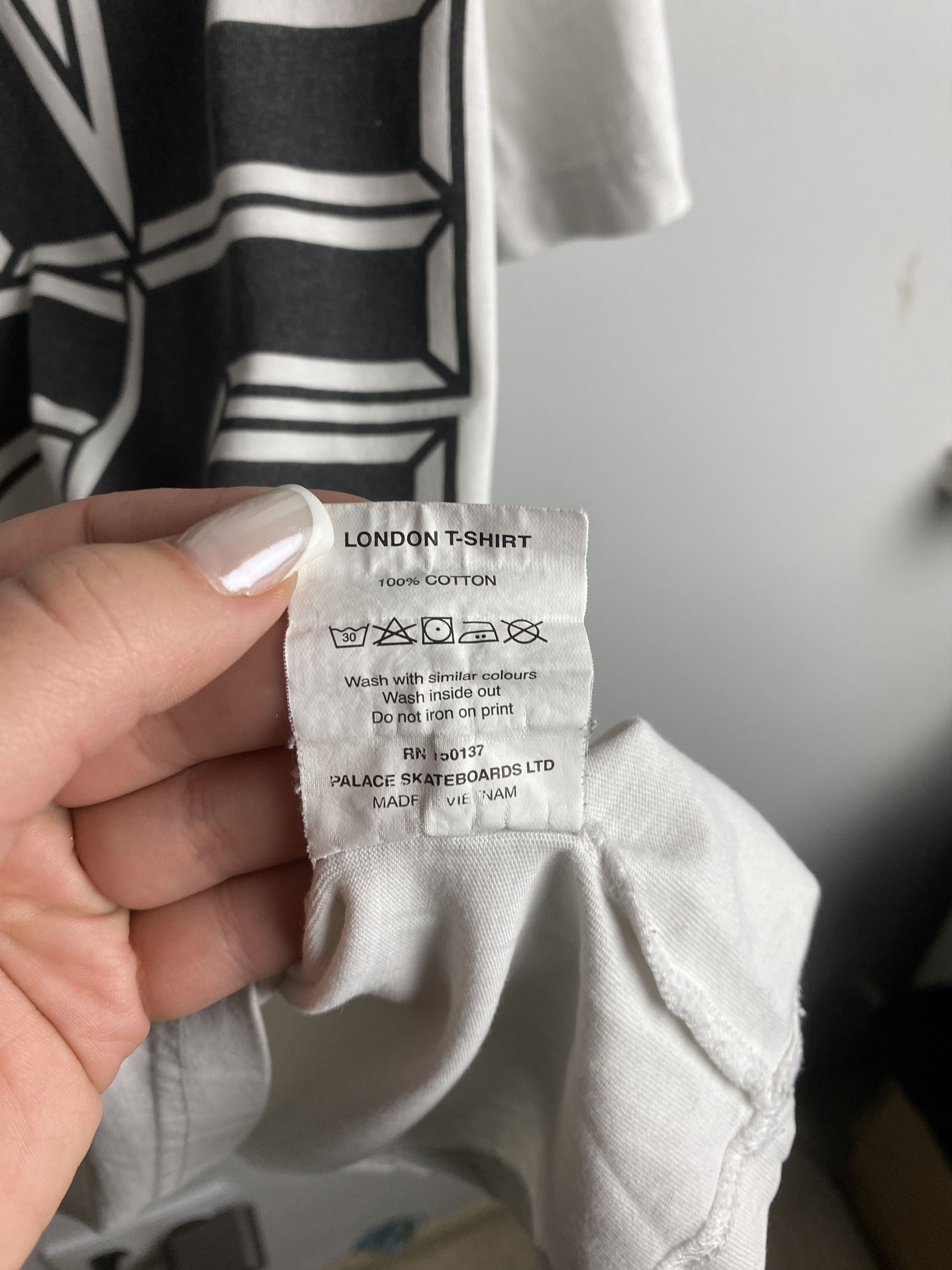 Palace Palace London t-shirt tee big logo skate rap hip hop Size US S / EU 44-46 / 1 - 5 Thumbnail