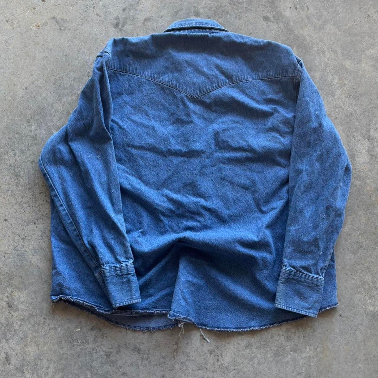 Carhartt × Vintage × Wrangler 90s Wrangler Western Denim Distressed Pearl Snap Button Up Size US XL / EU 56 / 4 - 7 Thumbnail