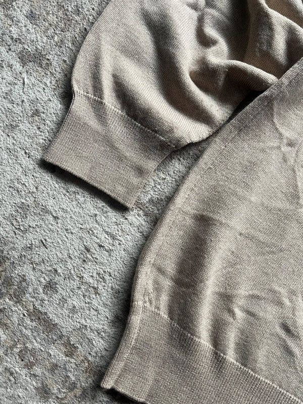 Burberry Burberry London Sz 4 / S V-Neck Sweater Size US S / EU 44-46 / 1 - 10 Thumbnail