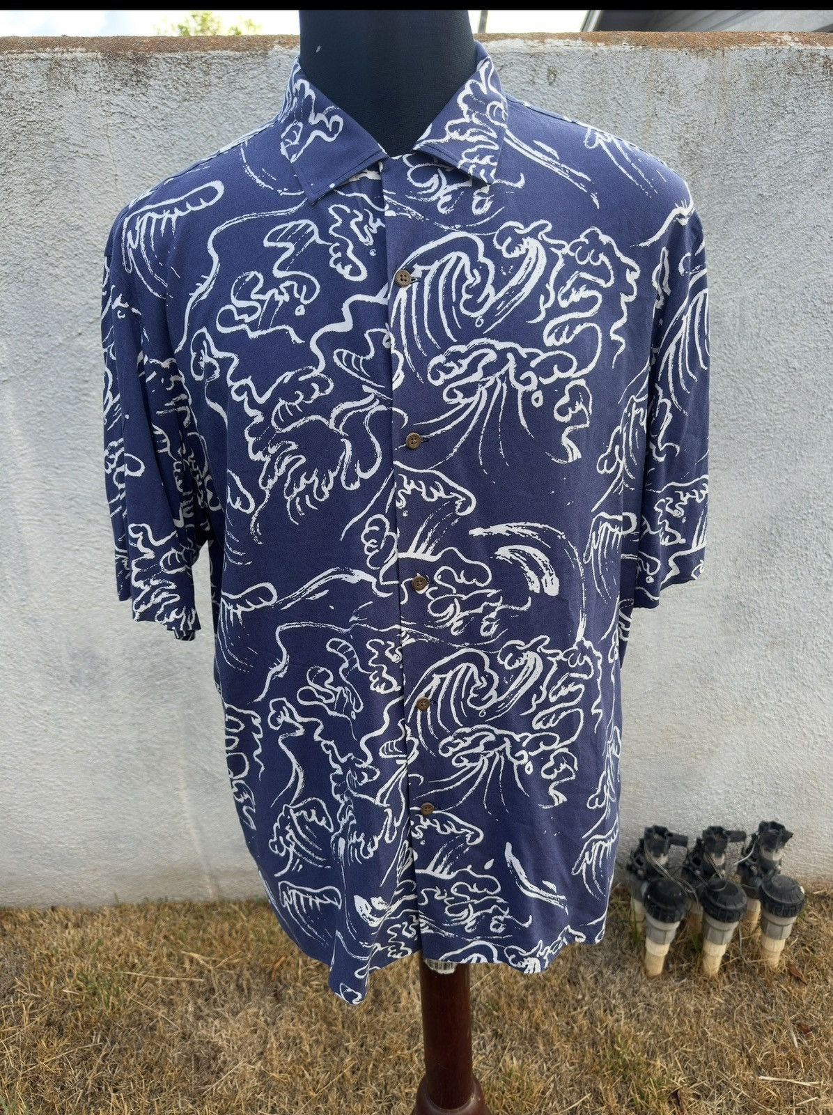 Uniqlo PreOwned Uniqlo Blue/White Wave Design Full Button Men's M Size US M / EU 48-50 / 2 - 1 Thumbnail