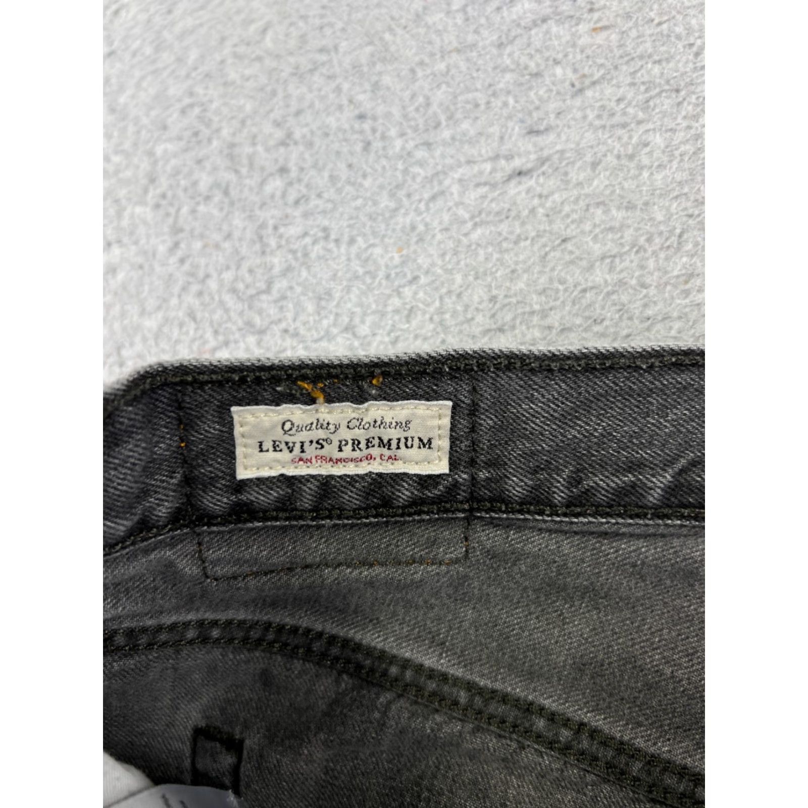 Levi's Levis Womens Black Denim Cut-Off Shorts 28 Zip Fly 501 Big E 501 Classic Stretch 2 Inseam Jeans Short Size 28" / US 6 / IT 42 - 7 Thumbnail