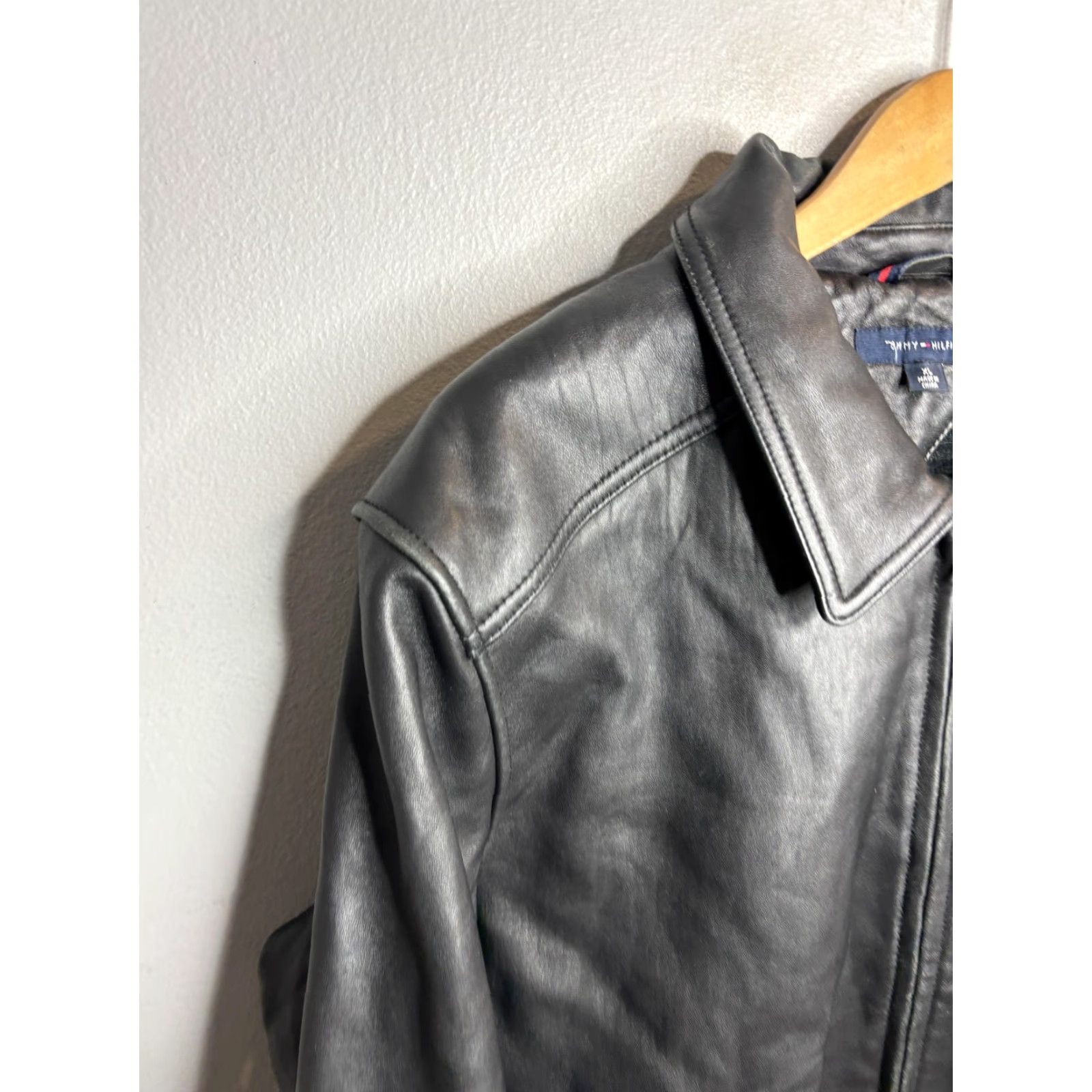 Tommy Hilfiger VINTAGE Tommy Hilfiger Genuine Leather Jacket Mens XL Black Full Zip Bomber Lined Coat Size US XL / EU 56 / 4 - 2 Thumbnail