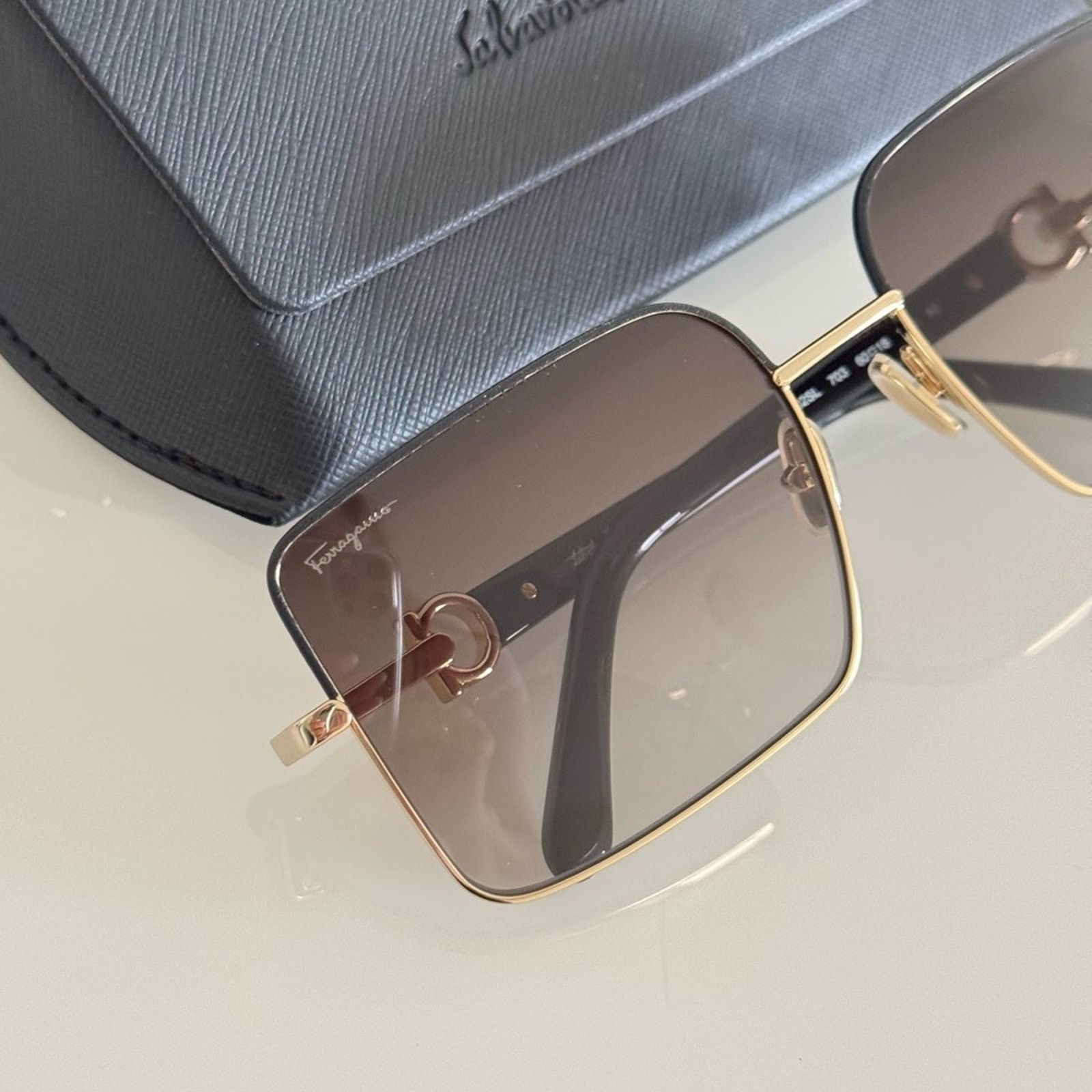 Salvatore Ferragamo New! Salvatore Ferragamo SF302SL 703, Unisex, Authentic Size ONE SIZE - 3 Thumbnail