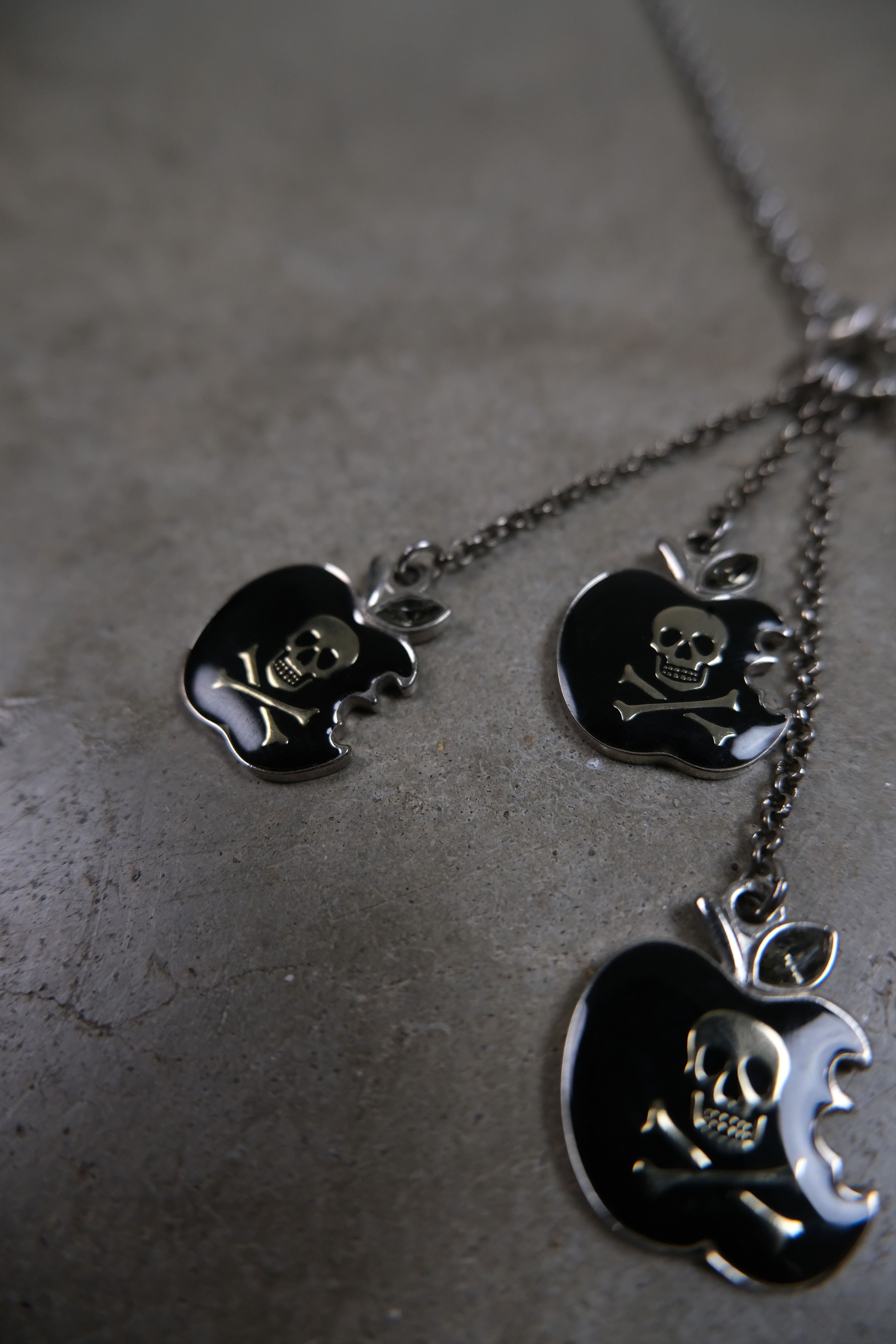 Hysteric Glamour 2000s Hysteric Glamour Black Apple Charm Necklace Size ONE SIZE - 3 Thumbnail