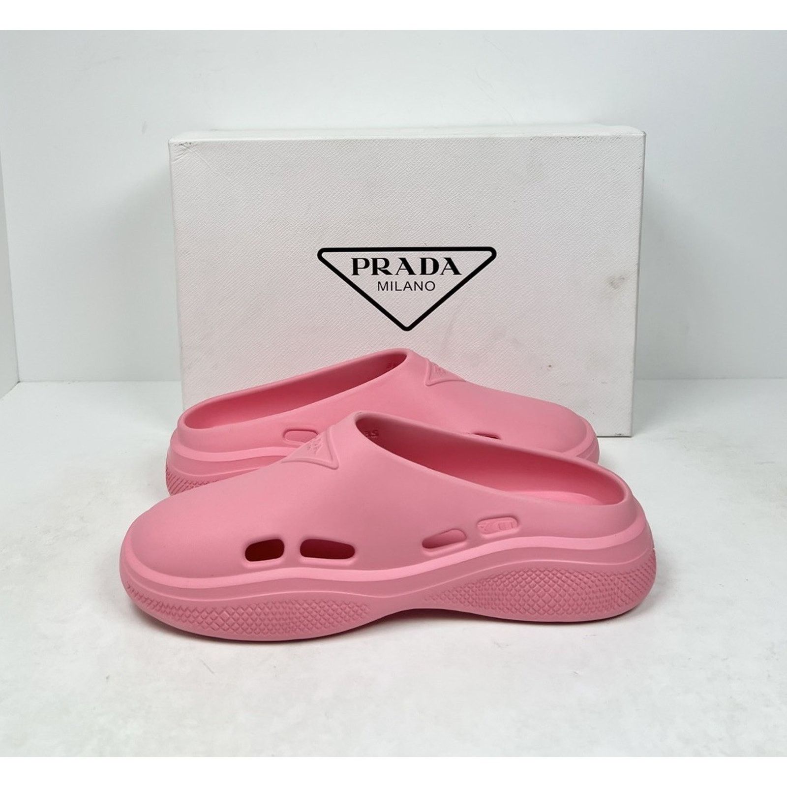Prada Size 35EU/5W - Prada Rubber Logo Embossed Pink Mule Size US 5 / IT 35 - 6 Thumbnail