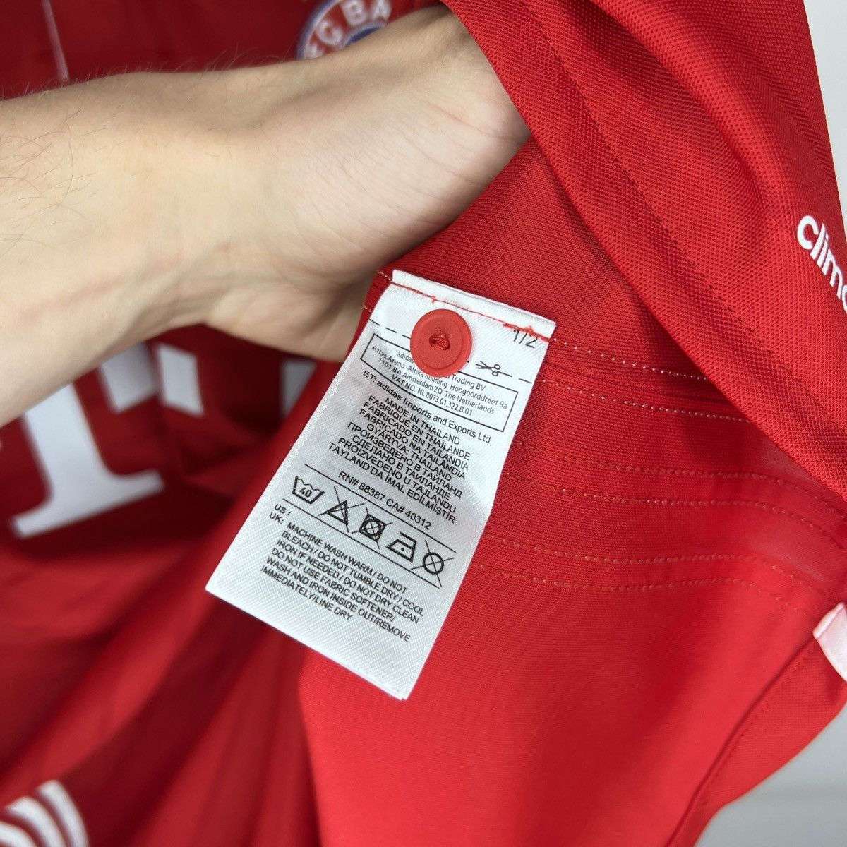 Adidas Adidas FC Bayern Munchen Jersey Tee Tshirt Red Size US XL / EU 56 / 4 - 7 Thumbnail