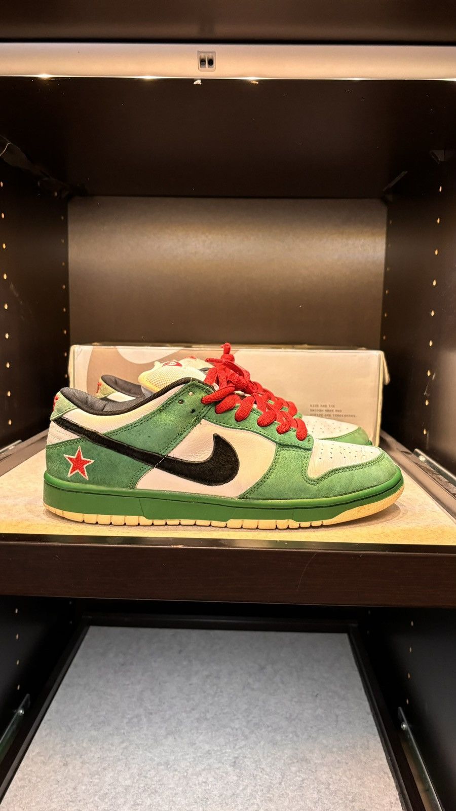 Heineken × Nike SB Dunk Heineken Size US 9 / EU 42 - 3 Thumbnail