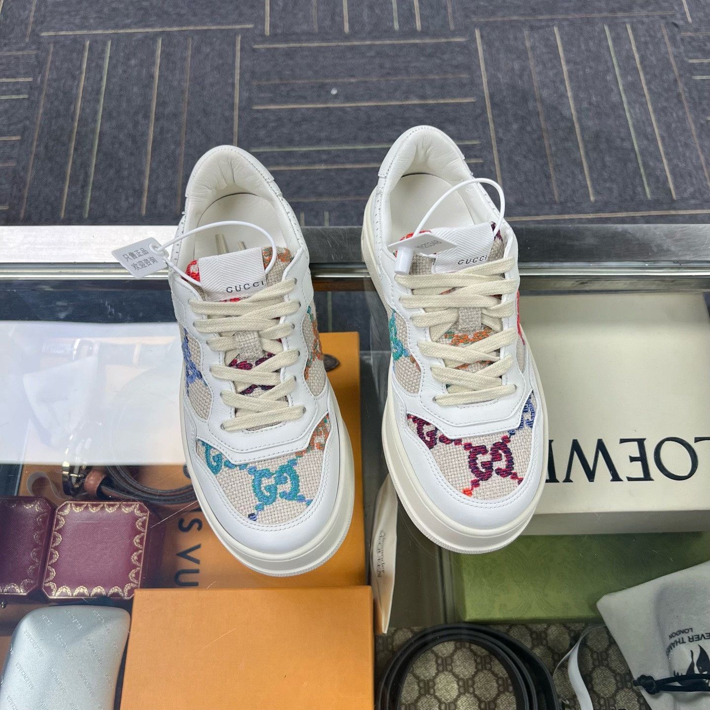 Gucci Gucci Lowtop Sneakers it_36-5 Women Size US 6.5 / IT 36.5 - 1 Thumbnail