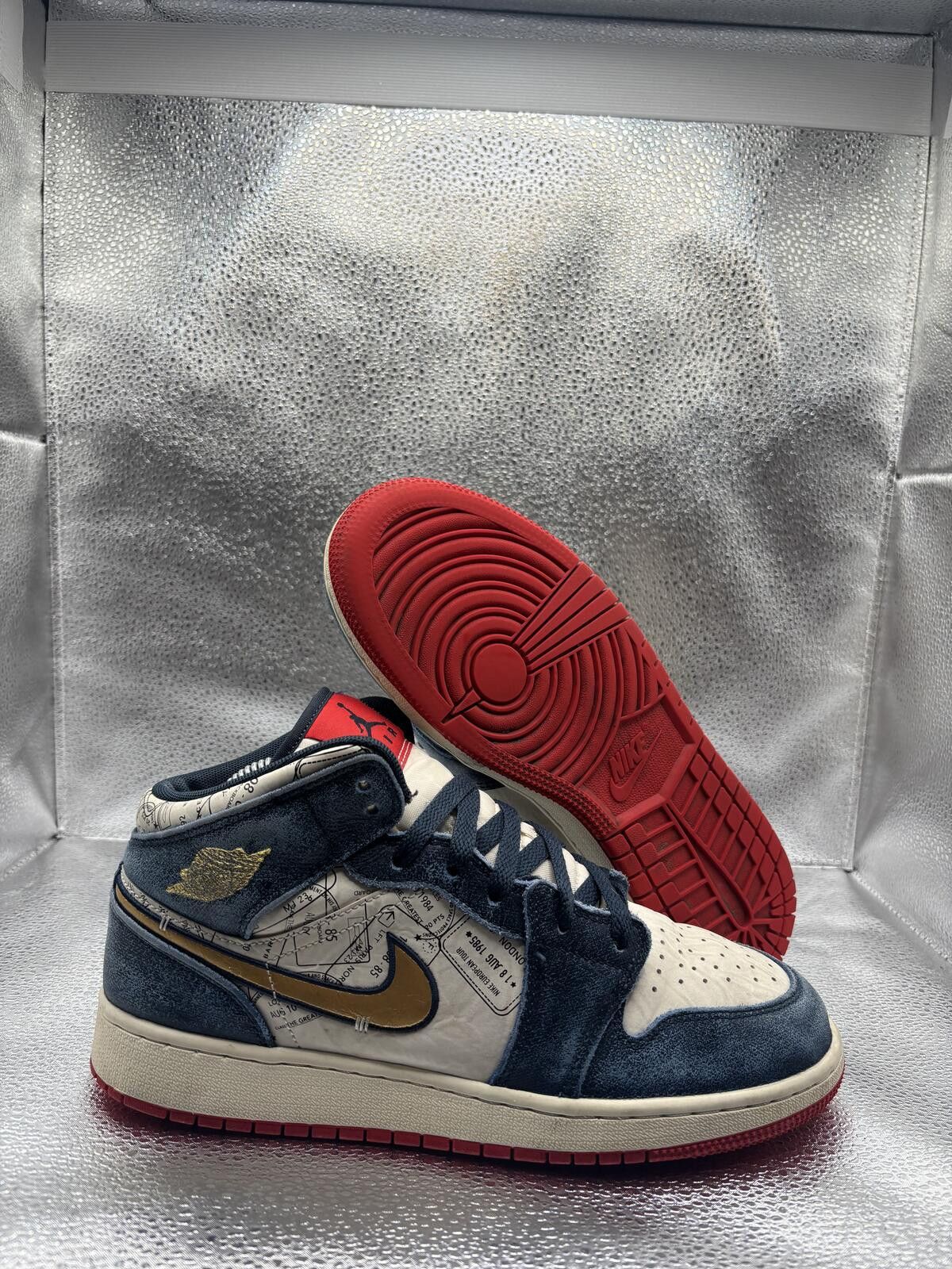 Jordan Brand Air Jordan 1 mid take flight gold swoosh GS Size US 7 / EU 40 - 1 Thumbnail