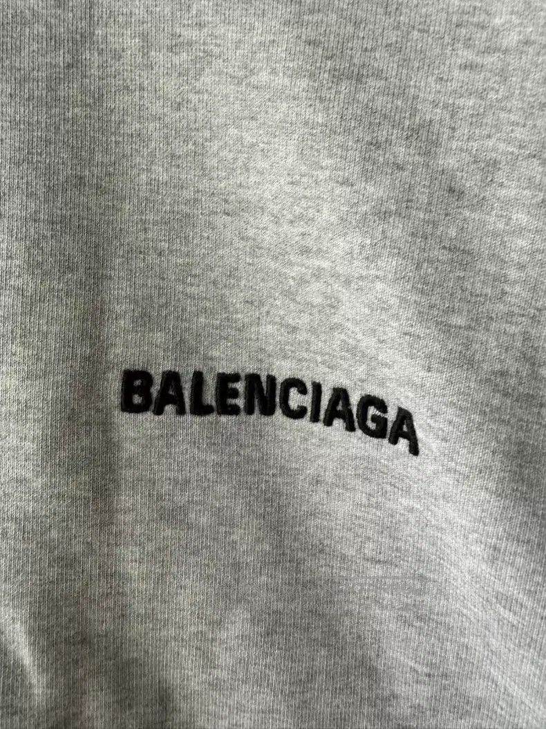 Balenciaga Balenciaga Embroidered Logo Round Neck Sweatshirt Size US S / EU 44-46 / 1 - 1 Thumbnail