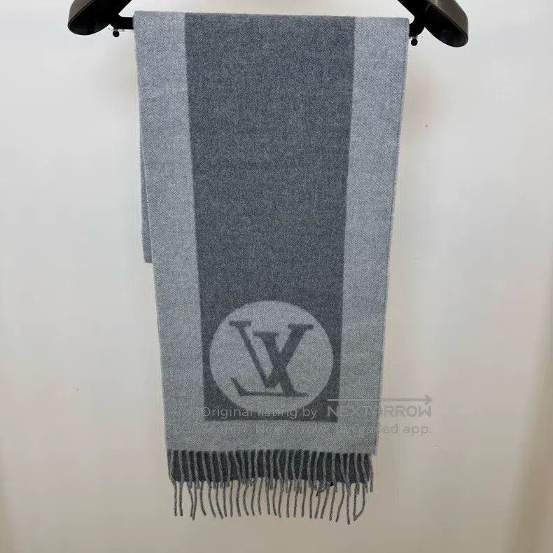 Louis Vuitton Louis Vuitton Grey logo wool scarf Size ONE SIZE - 1 Thumbnail