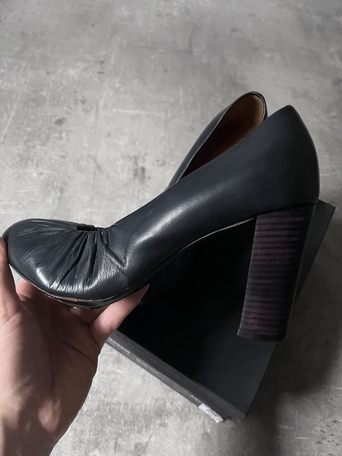 Dries Van Noten Dries Van Noten leather Gathered heels dark navy Size US 8.5 / IT 38.5 - 4 Thumbnail
