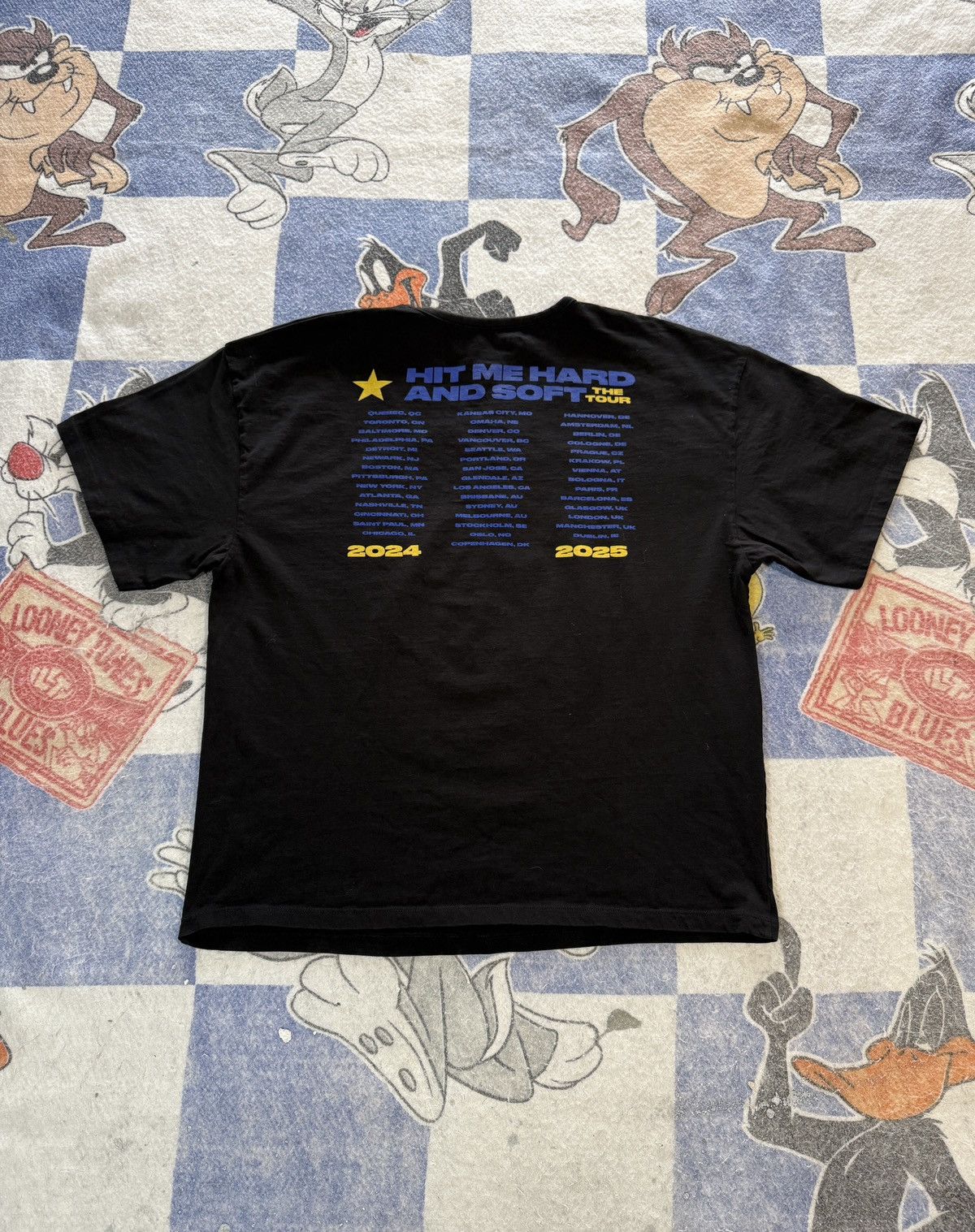 Billie Eilish Billie ellish tour tee Size US L / EU 52-54 / 3 - 3 Thumbnail