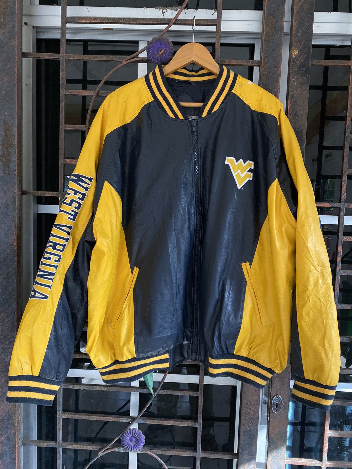 Kanye West × Steve And Barrys Steve & Barrys Distressed Size US XXL / EU 58 / 5 - 1 Thumbnail