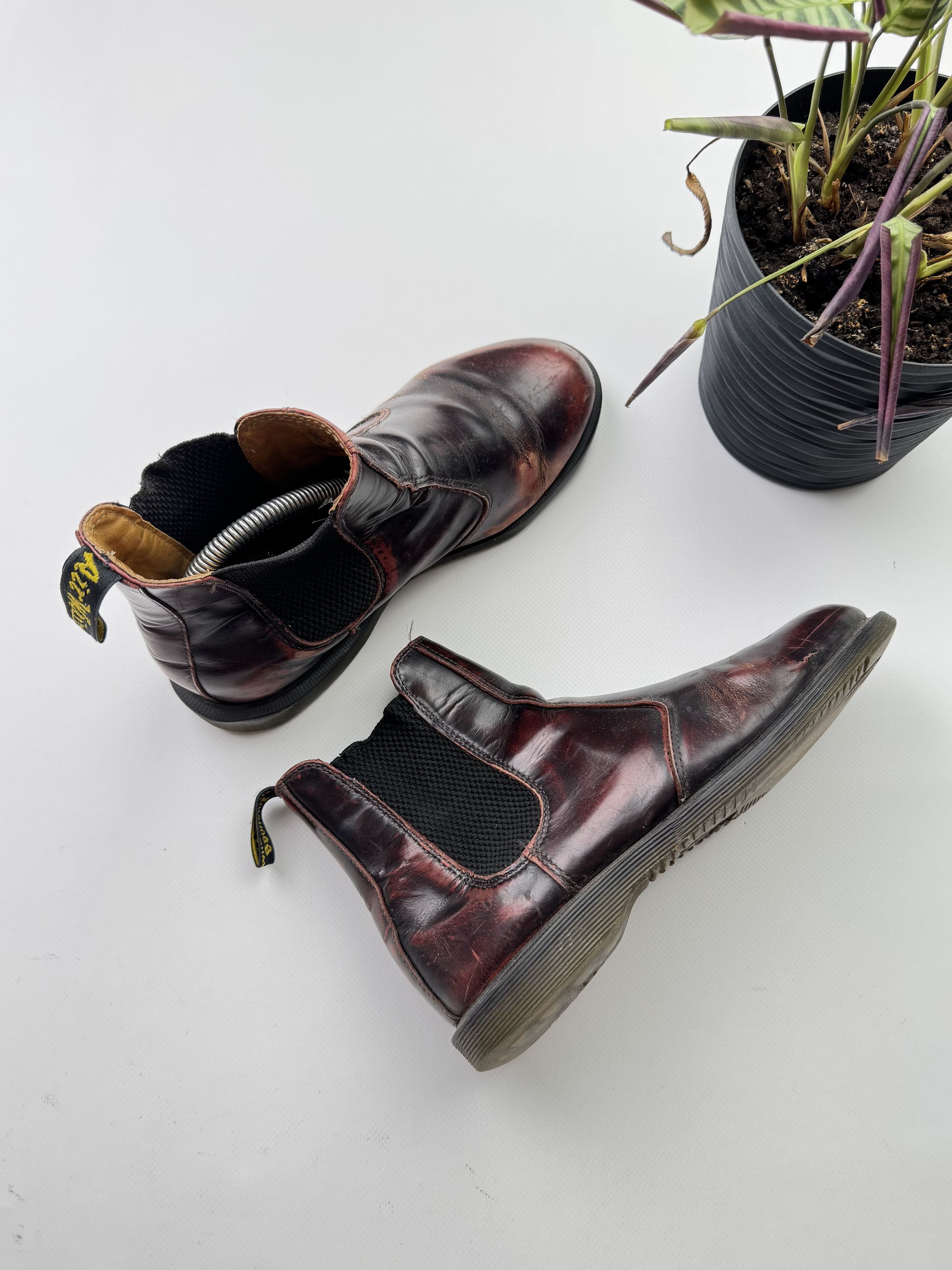 Dr. Martens Dr. Martens Vintage Thrashed Leather Boots (145) Size US 8 / IT 38 - 1 Thumbnail
