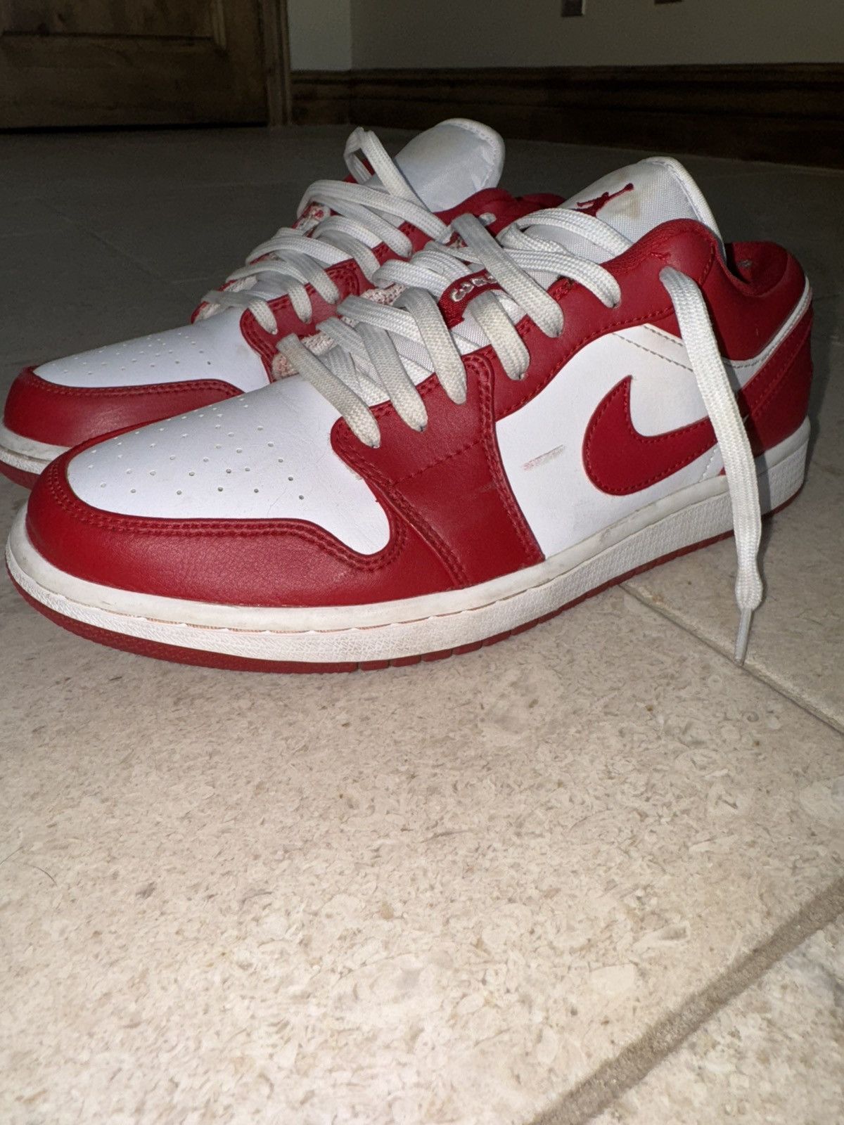 Nike Jordan 1’s low gym red Size US 9 / EU 42 - 1 Thumbnail