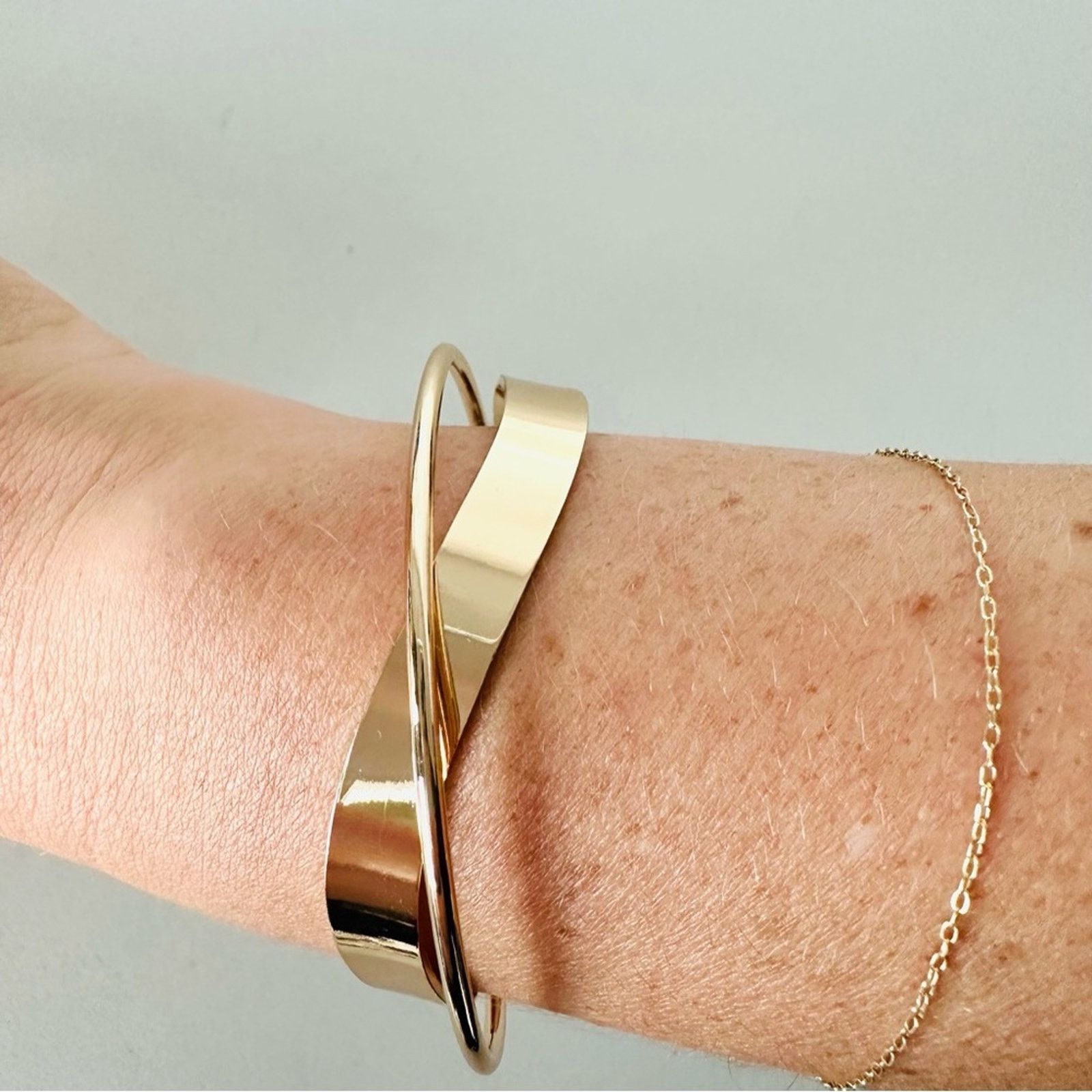 Nordstrom NEW NORDSTROM REVOLVE Slim Band Twisted Bracelet Bangle Cuff Size ONE SIZE - 5 Thumbnail