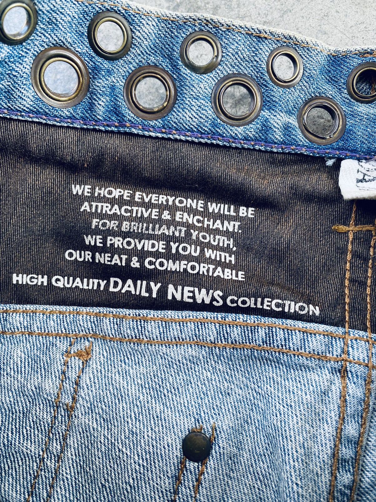 Japanese Brand Vintage Daily News Eyelet Distressed Denim Pants Size US 30 / EU 46 - 4 Thumbnail