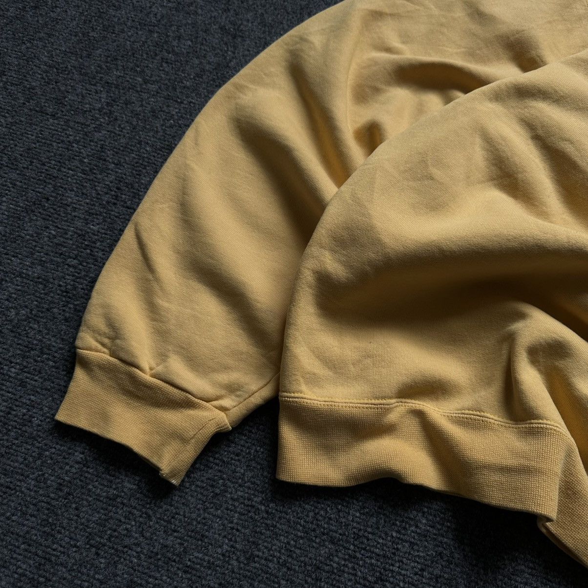 Champion VTG Champion Sweatshirt Small Logo Size XL Trashed 00s UsA Size US XL / EU 56 / 4 - 6 Thumbnail