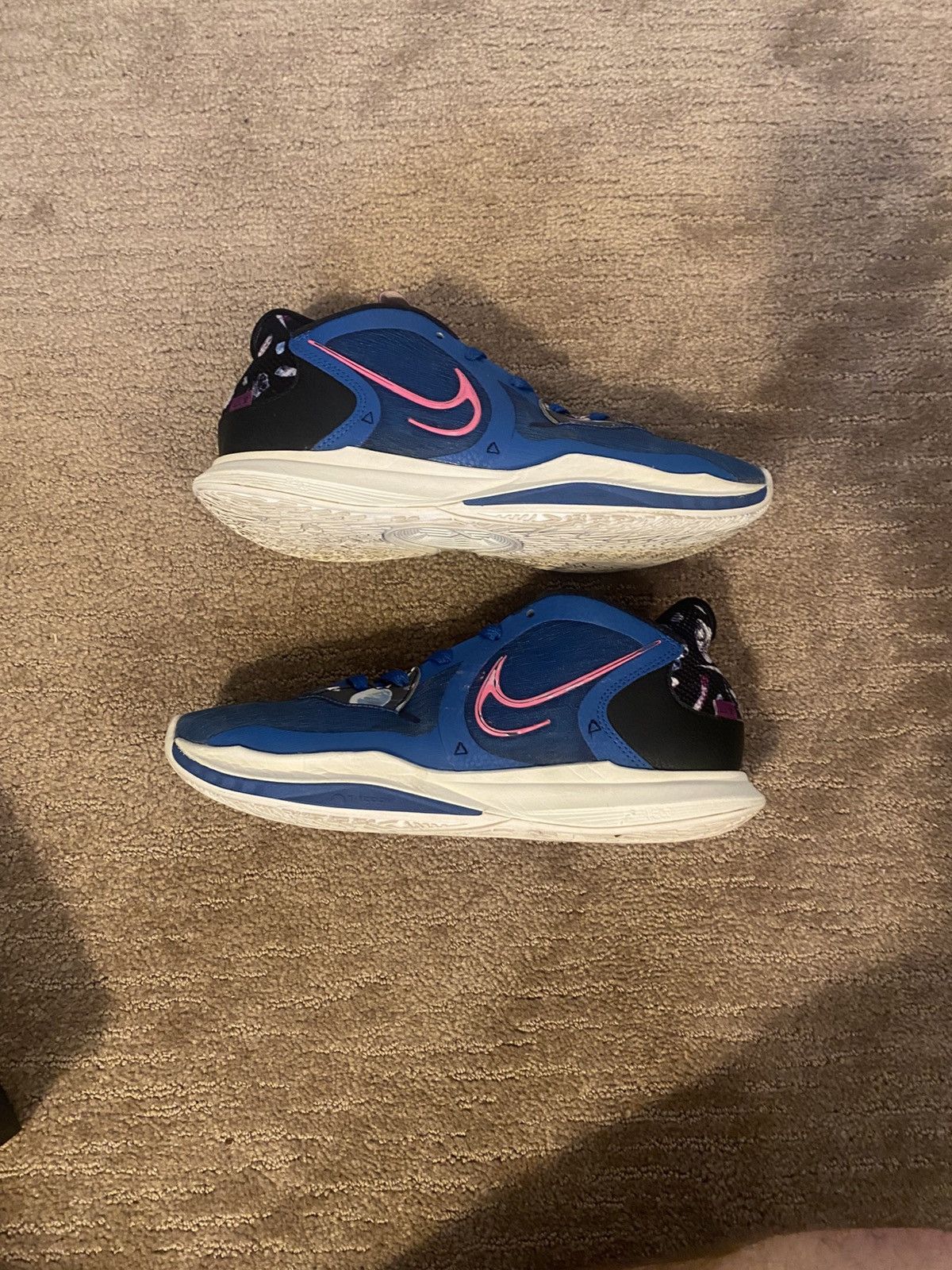 Nike Kyrie 5 Low Size US 9.5 / EU 42-43 - 2 Thumbnail