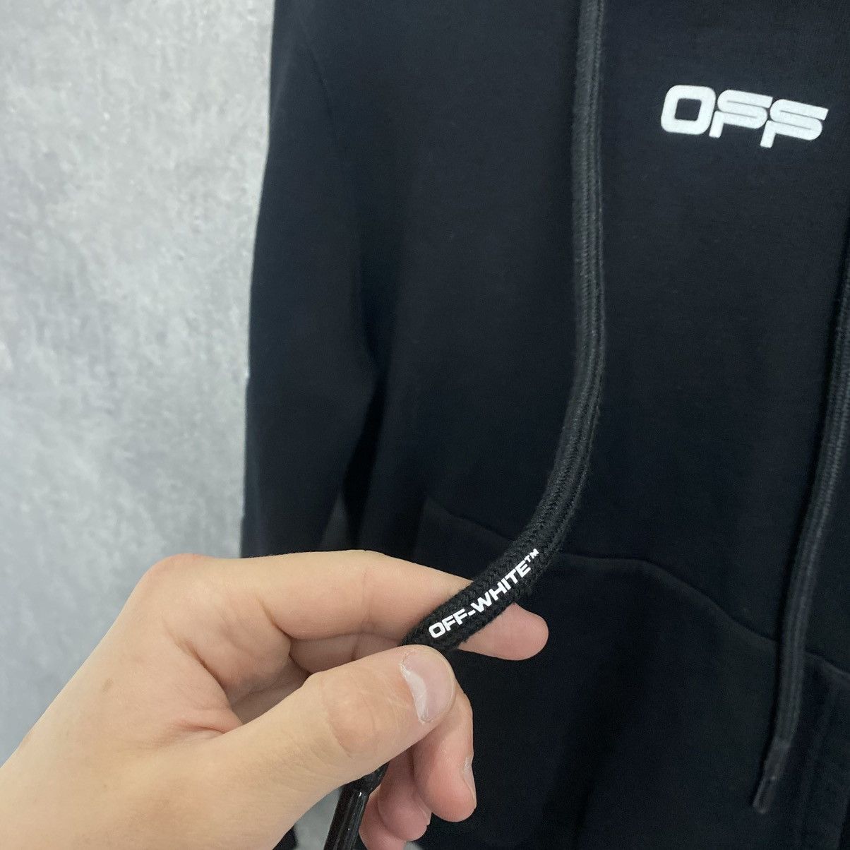 Off-White OFF-WHITE SS20 Airport Tape Arrow Hoodie Big Logo Size US XS / EU 42 / 0 - 12 Thumbnail