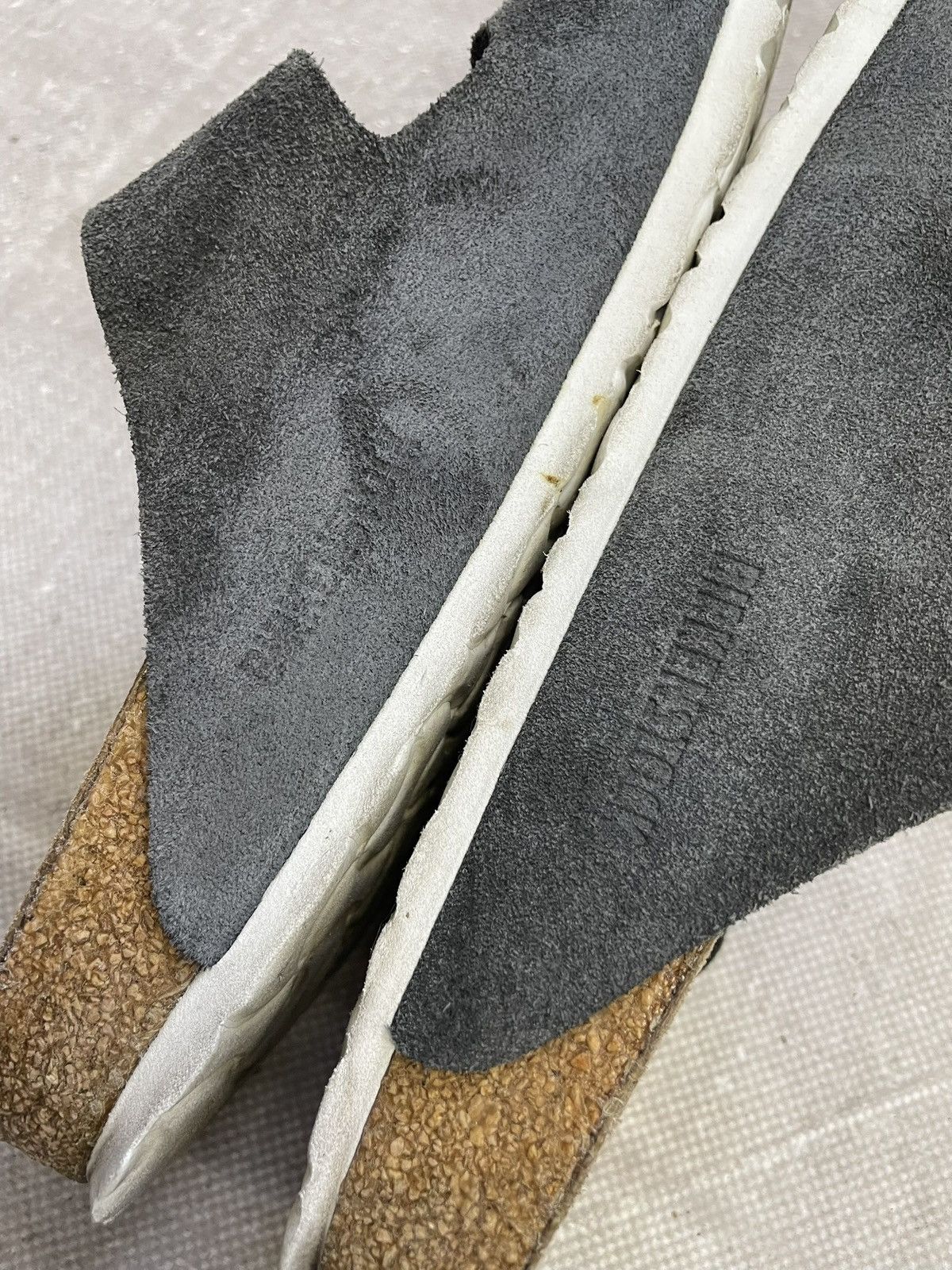 Birkenstock Birkenstock gray suede Arizona sandals minimal classic Size US 7 / EU 40 - 7 Thumbnail