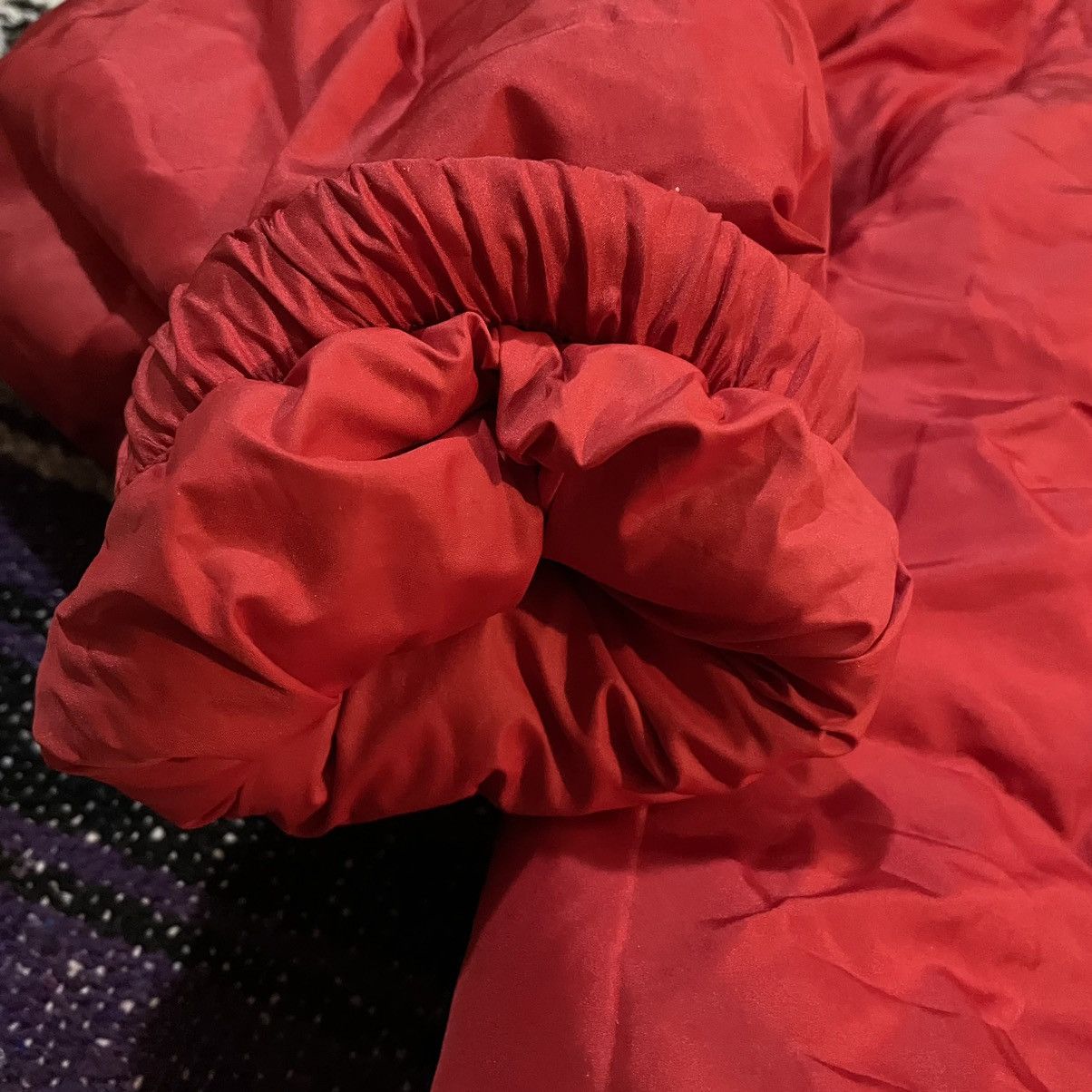 Supreme Supreme Embossed and Beveled Logo Down Puffer Jacket Red L Size US L / EU 52-54 / 3 - 16 Thumbnail