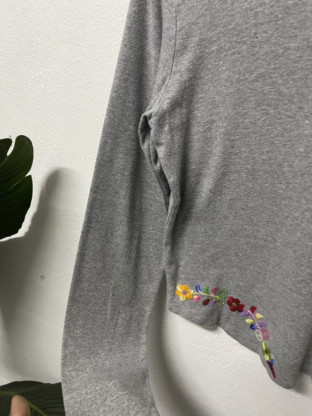 Tricot Comme des Garcons AW 2002 COMME DES GARCONS TRICOT FLORAL EMBROIDERED SHIRT Size M / US 6-8 / IT 42-44 - 8 Thumbnail